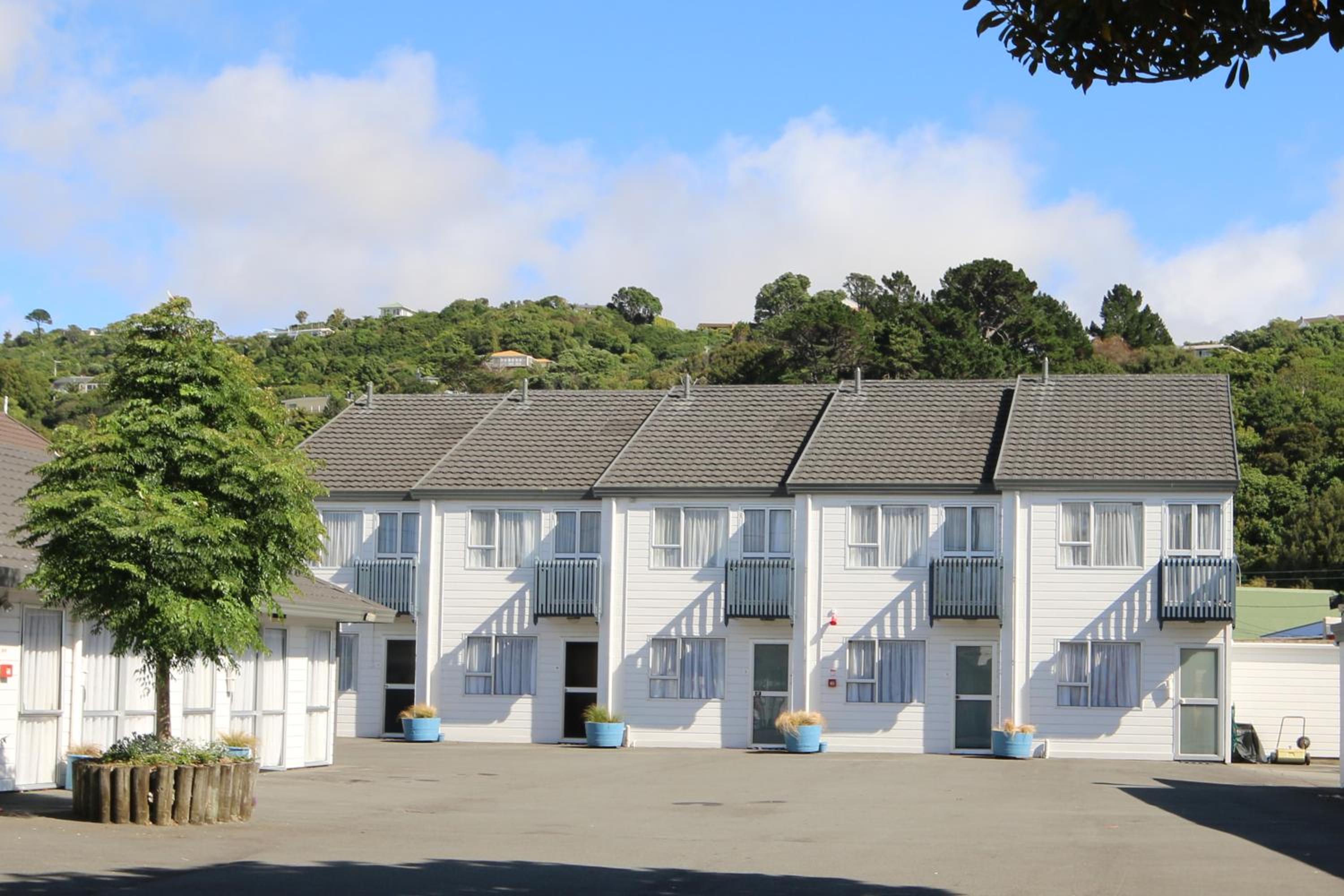 Midway Pacifica Lodge