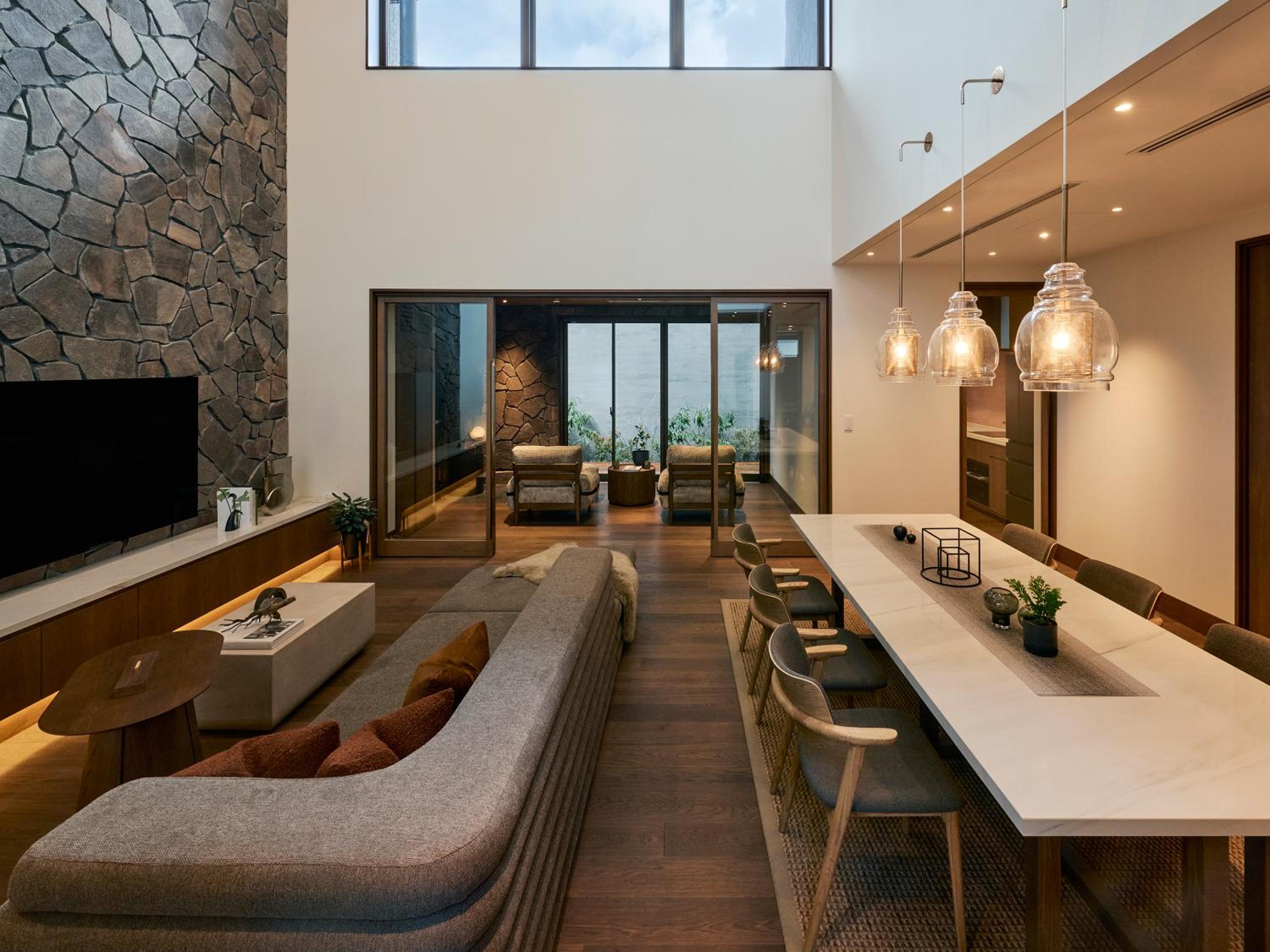 Glamdy style hotel suite 山ノ麓