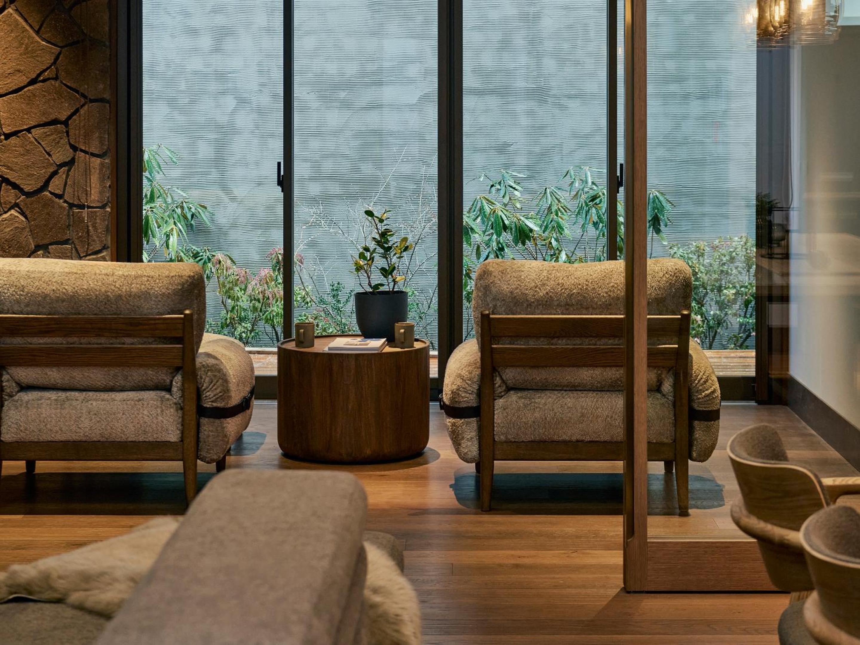 Glamdy style hotel suite 山ノ麓