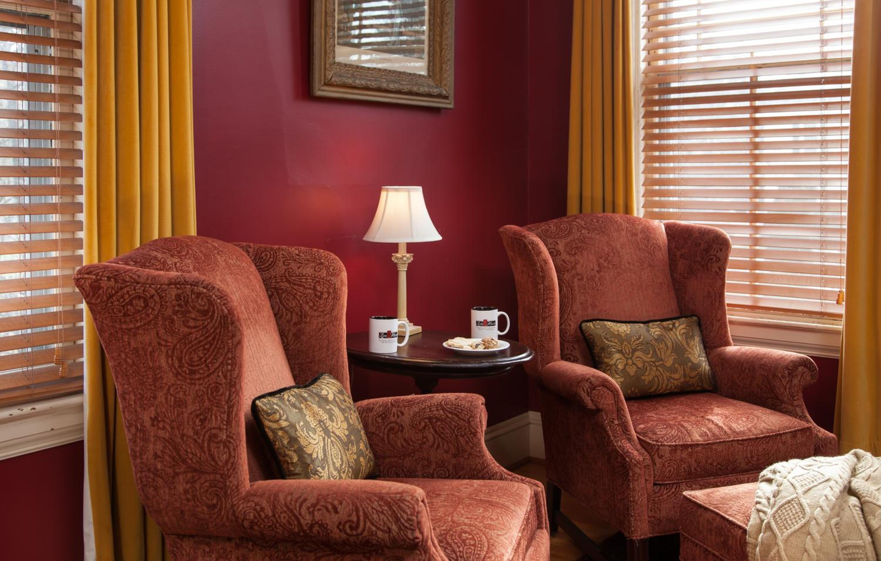 Lang House on Main Street Bed & Breakfast