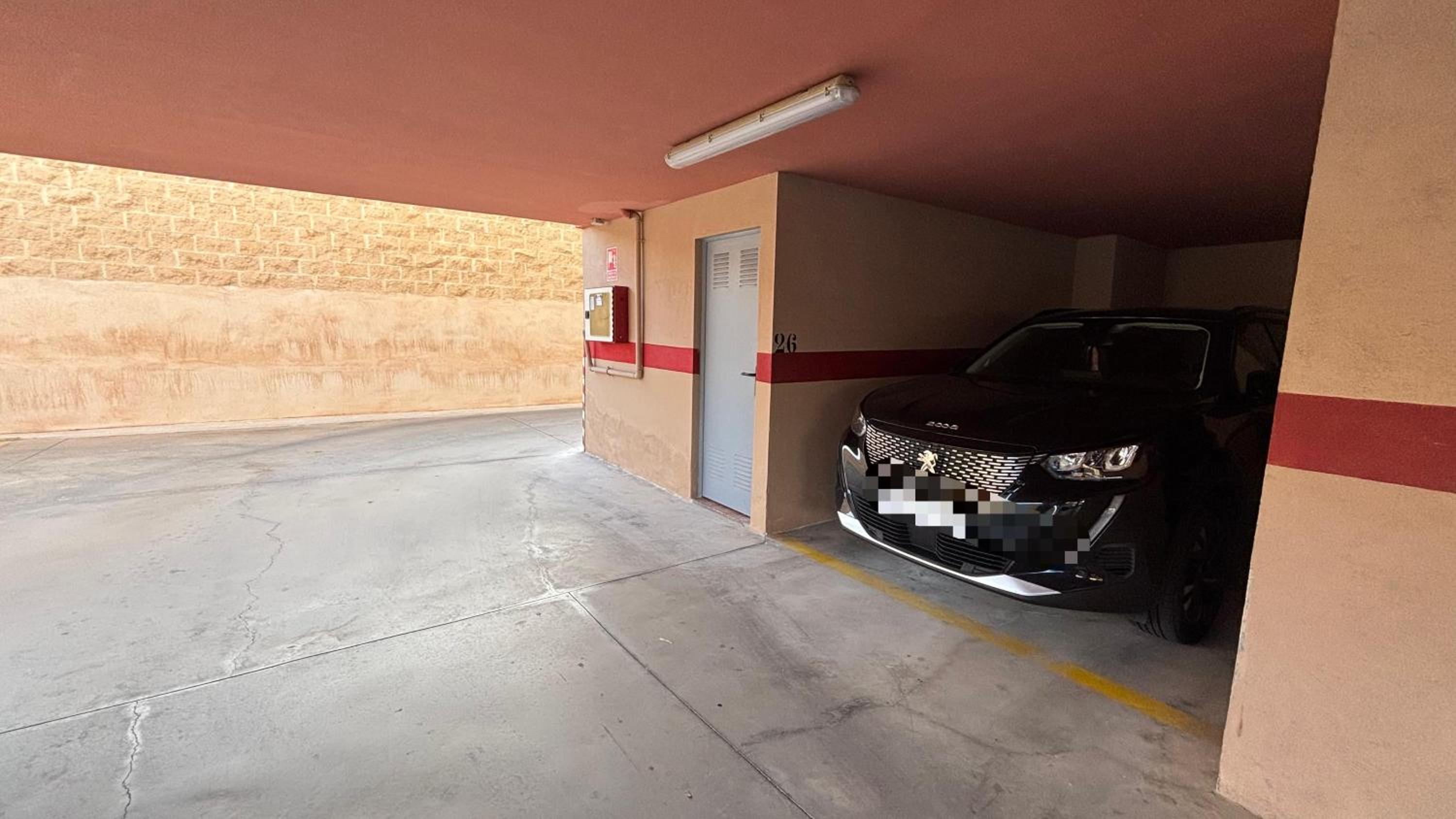 Apartamento nuevo con parking y piscina gratis