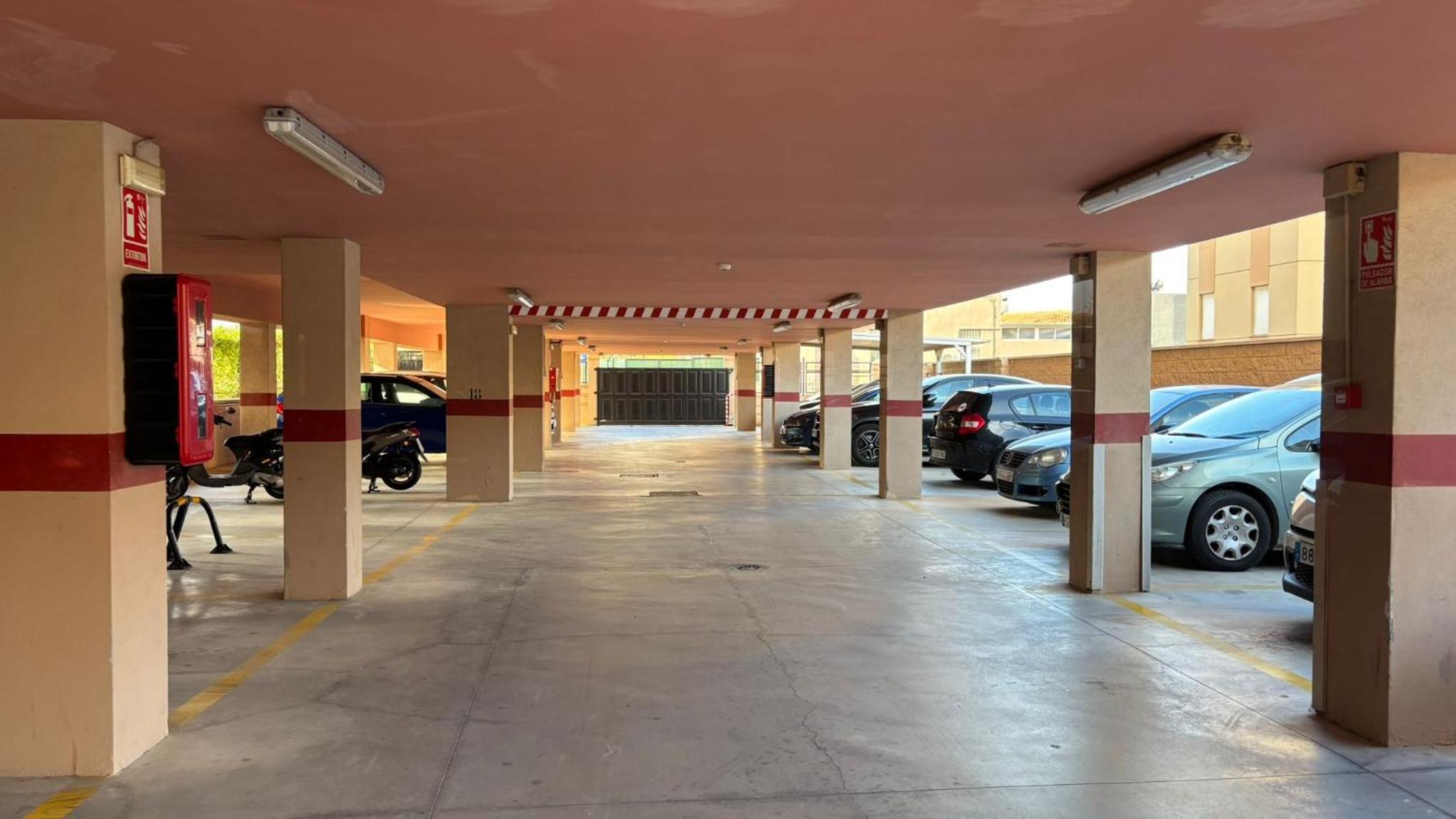 Apartamento nuevo con parking y piscina gratis