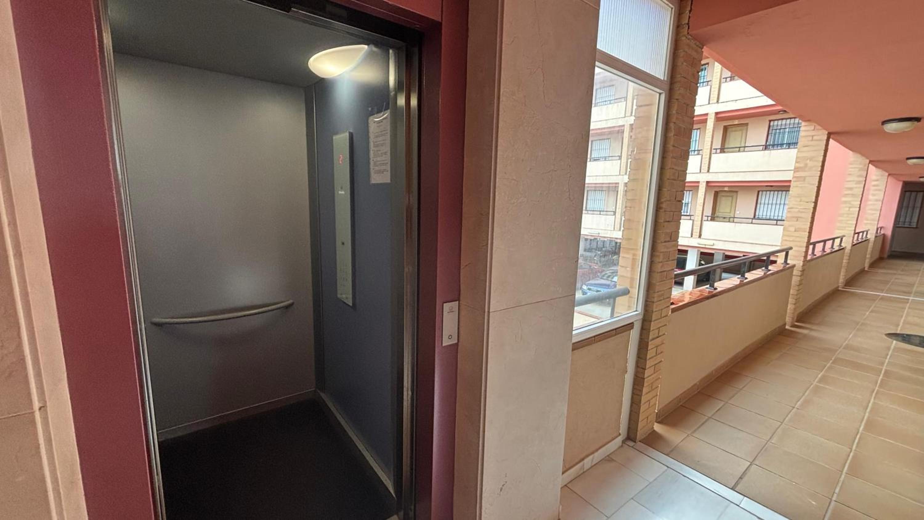 Apartamento nuevo con parking y piscina gratis