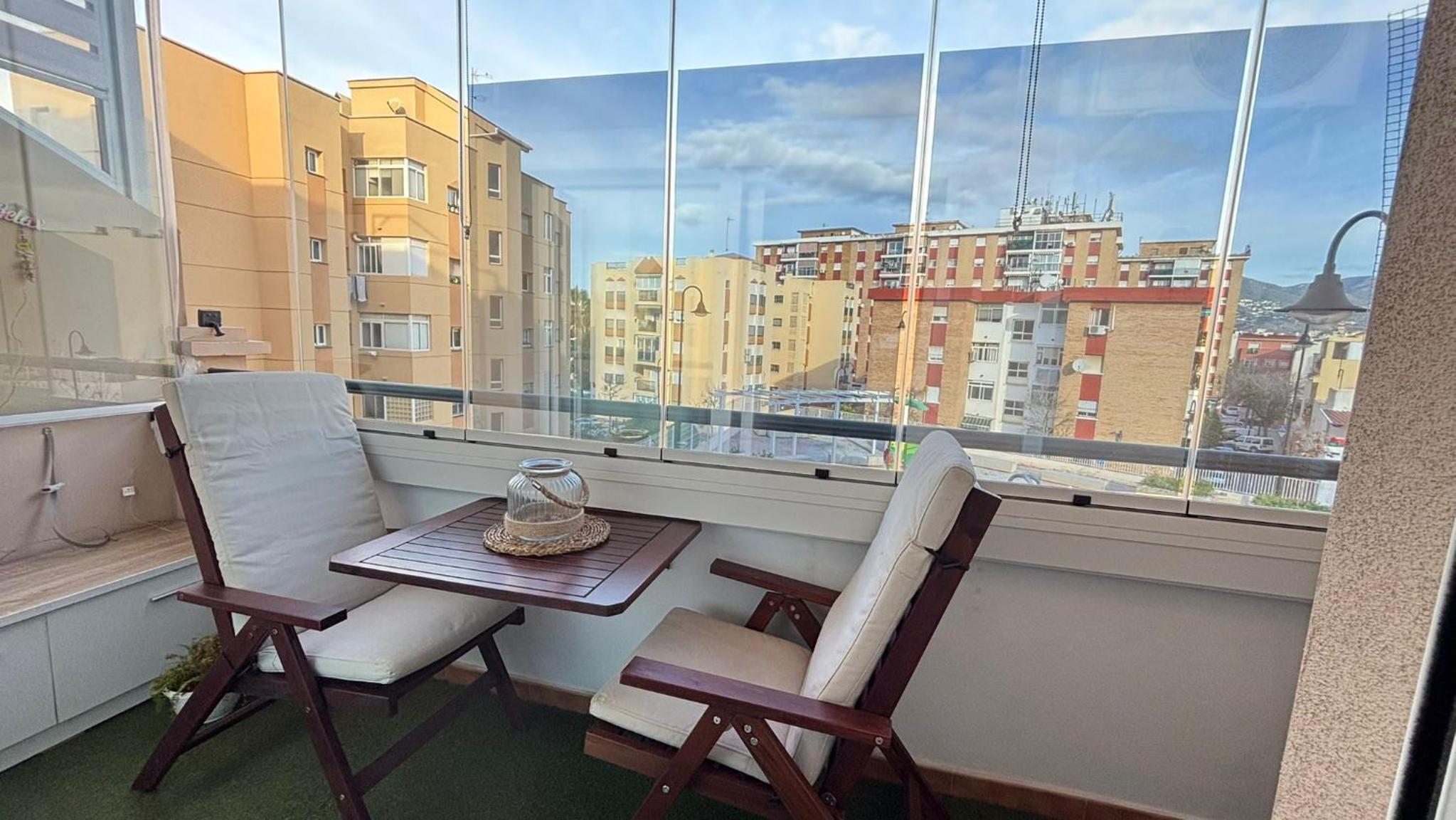 Apartamento nuevo con parking y piscina gratis