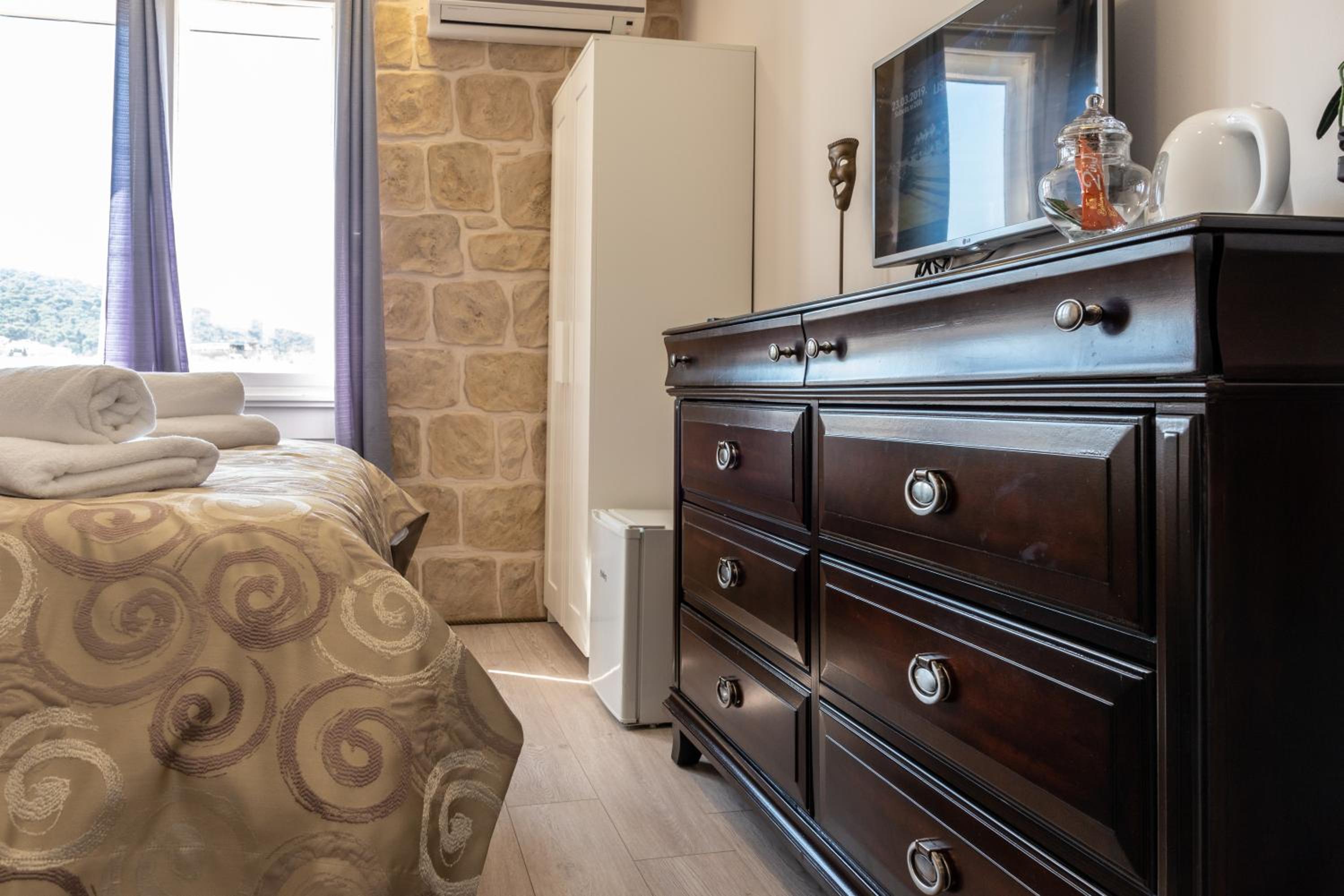 Queen Mary Luxury Rooms Split
