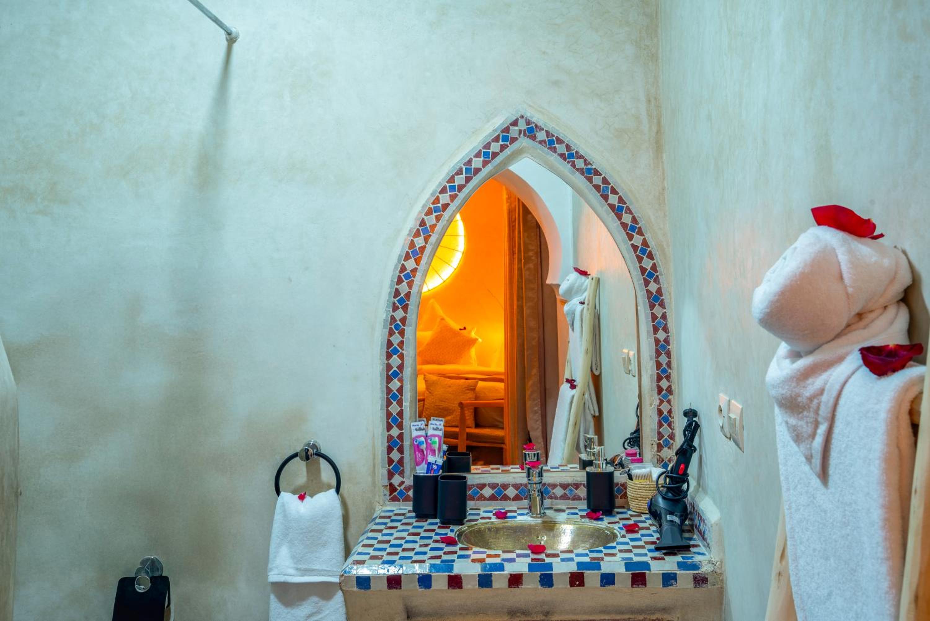Riad Le Graff Pink group