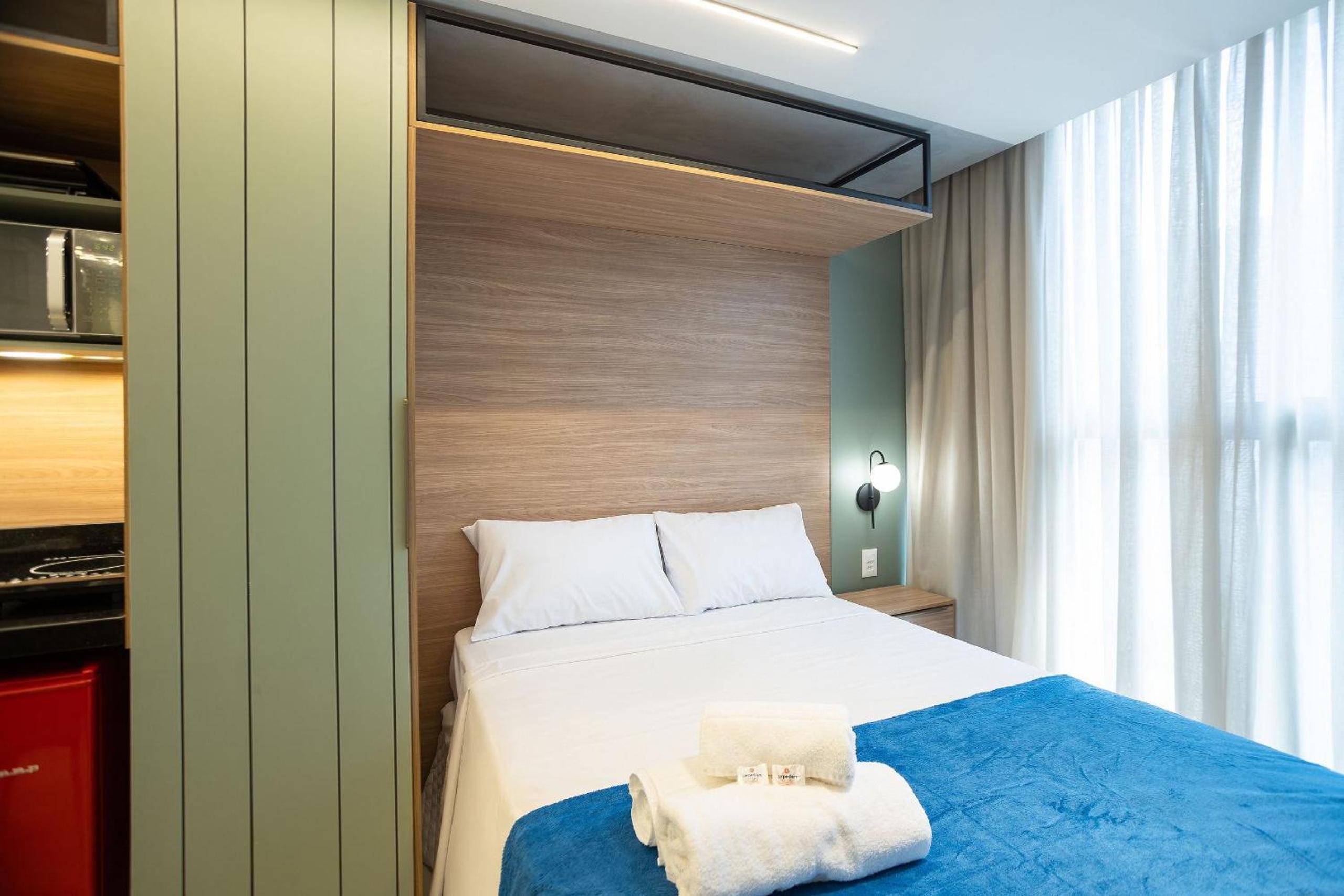 Breeze Residence #413 Beach Access by Carpediem