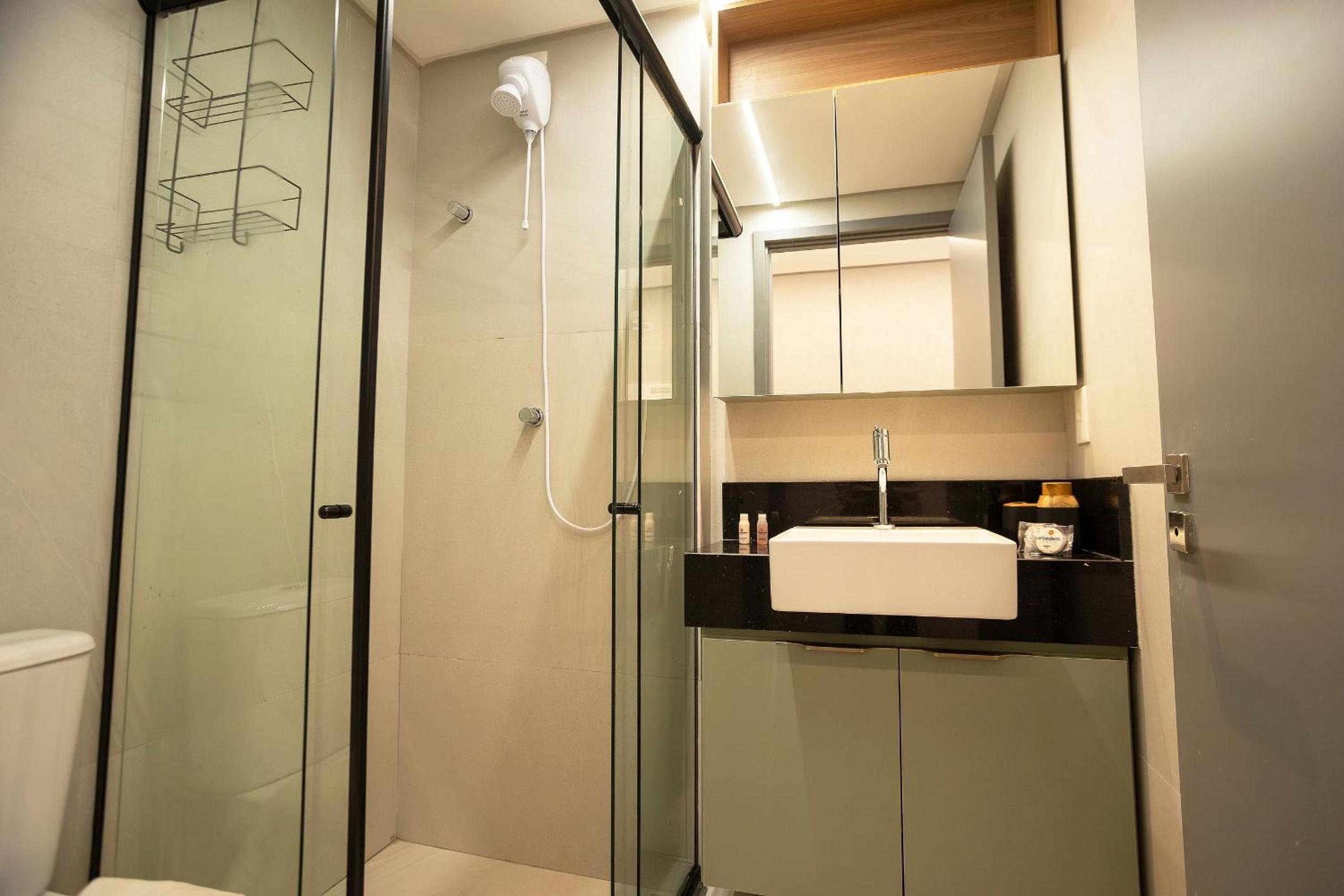 Breeze Residence #413 Beach Access by Carpediem