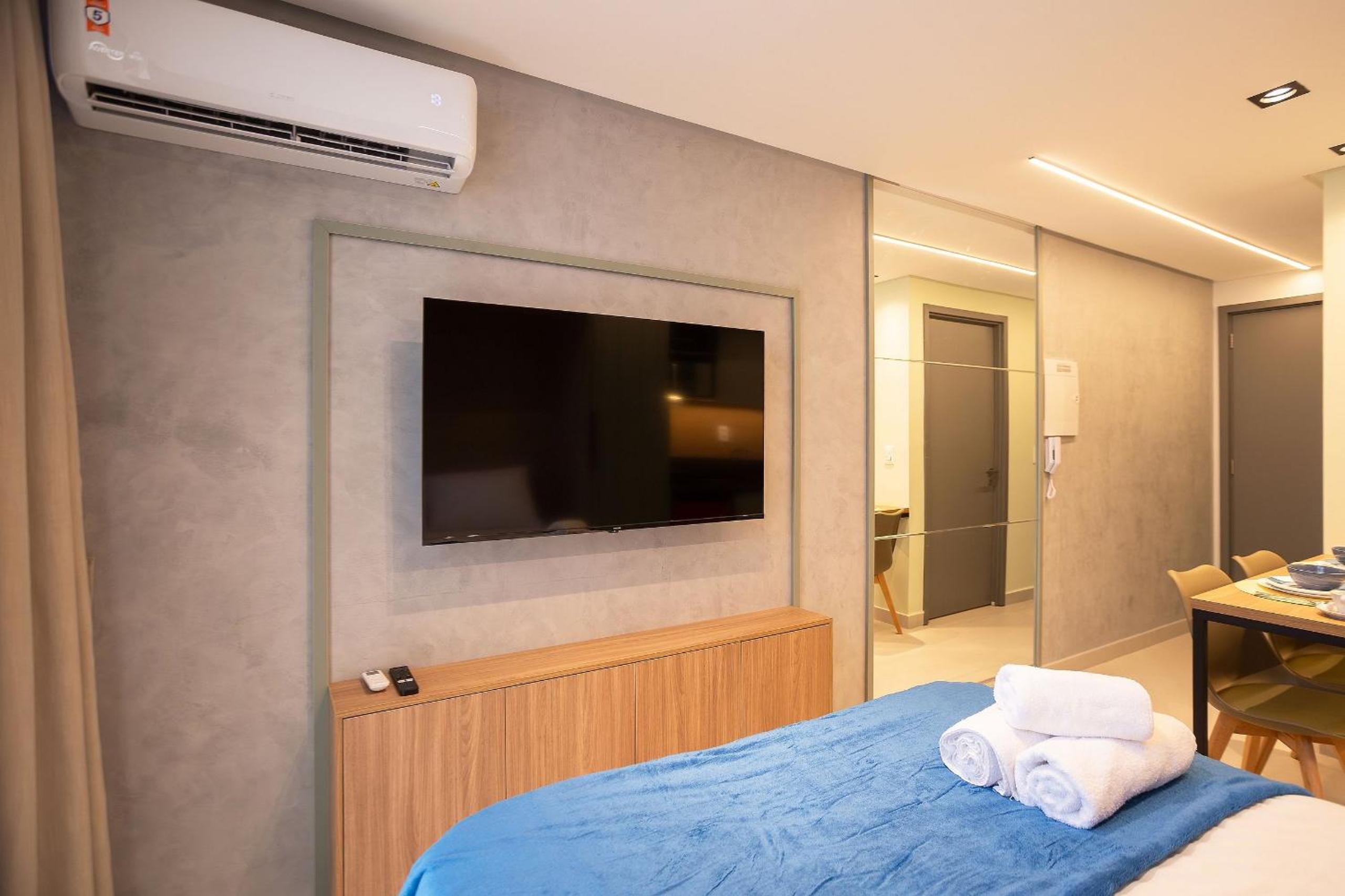 Breeze Residence #413 Beach Access by Carpediem