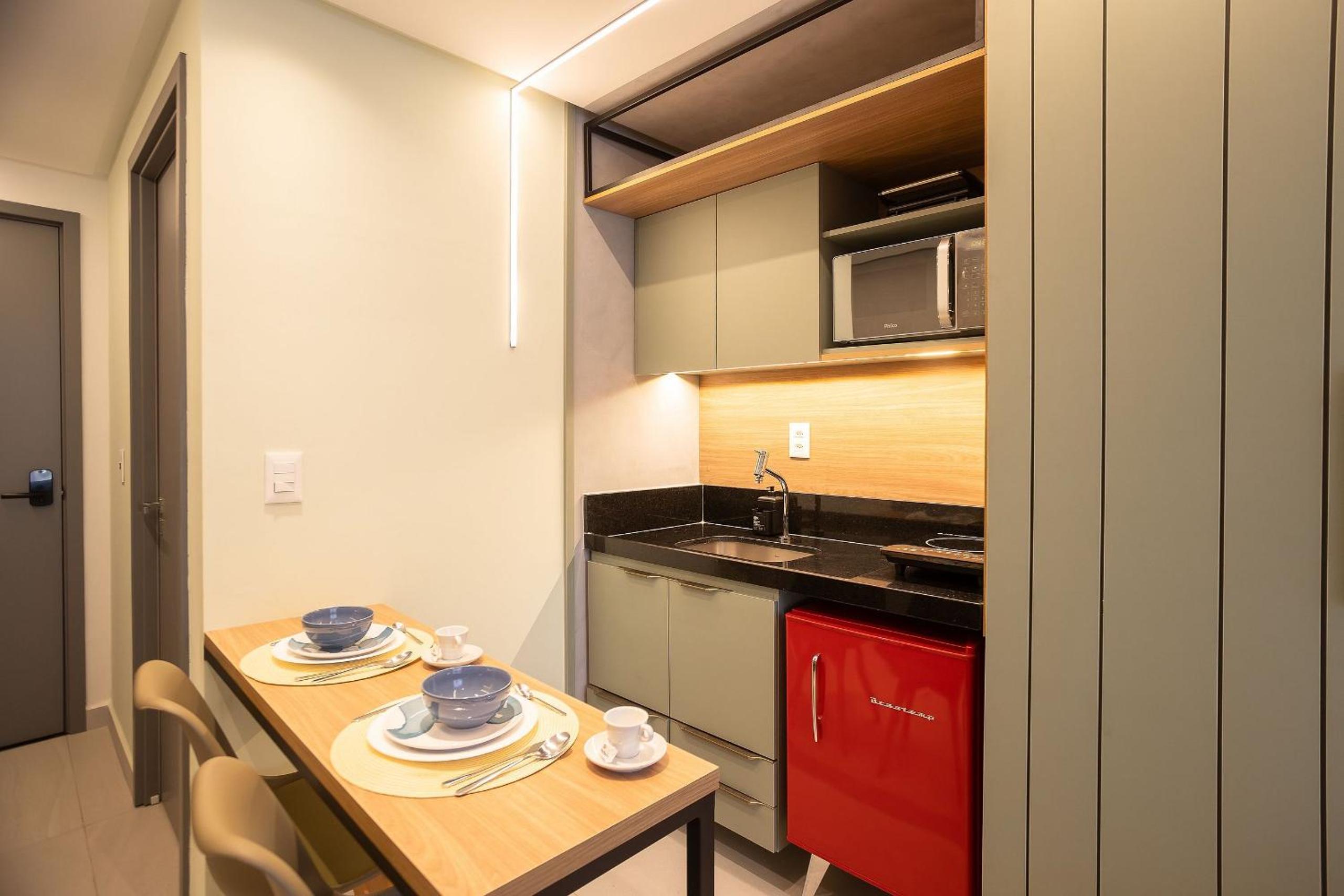 Breeze Residence #413 Beach Access by Carpediem