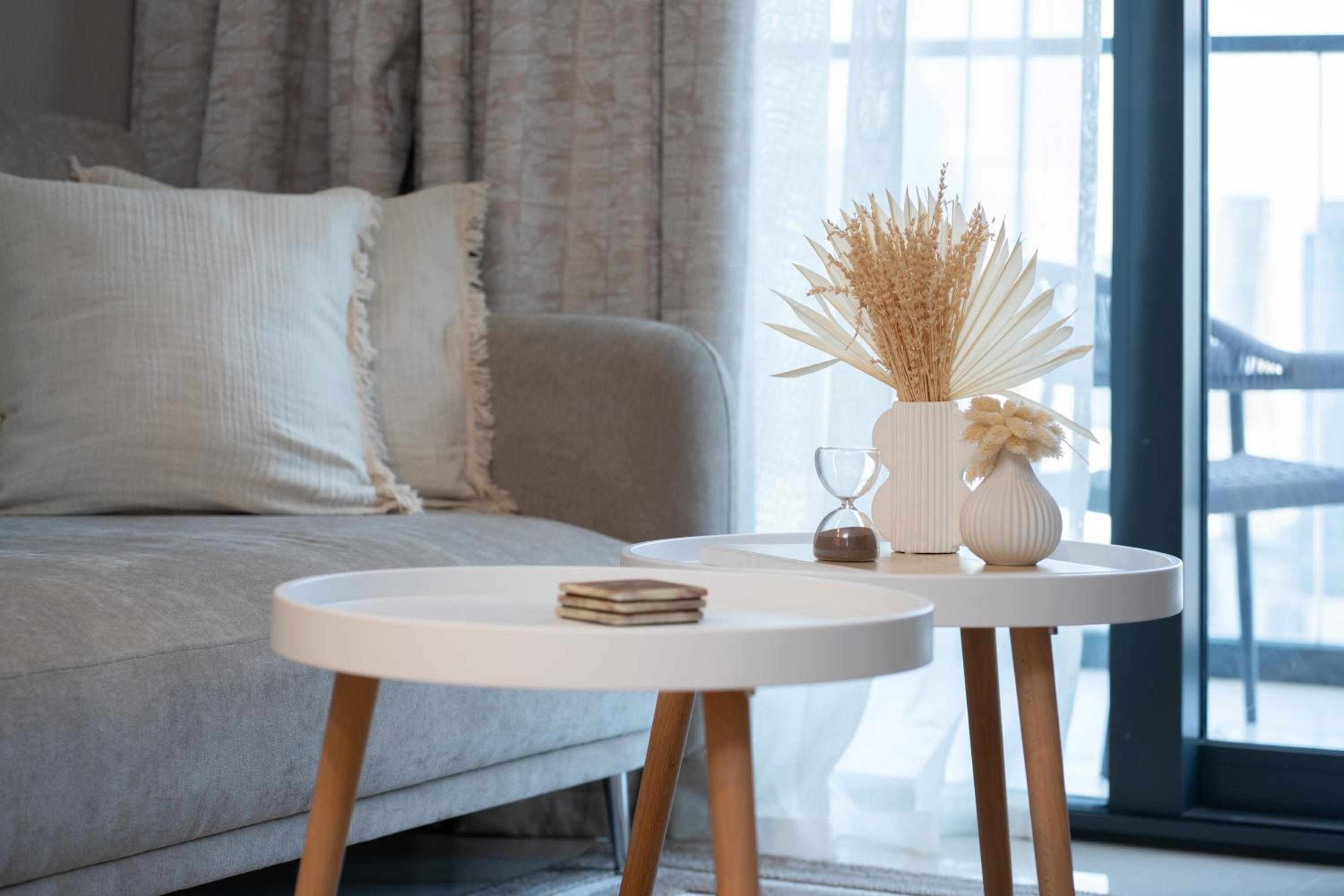 Keyrock Living - Lakeview Escape in Business Bay