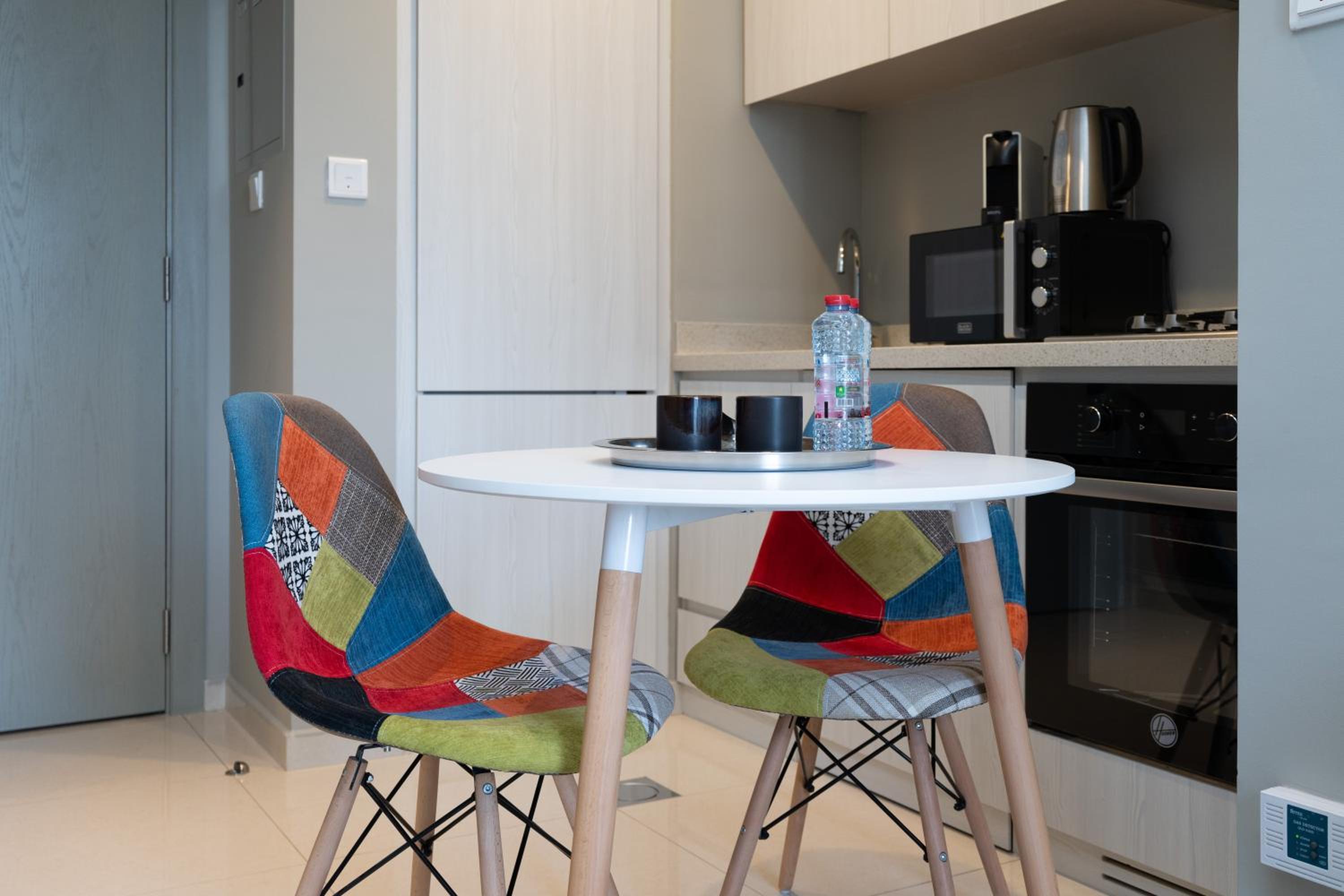 Keyrock Living - Lakeview Escape in Business Bay
