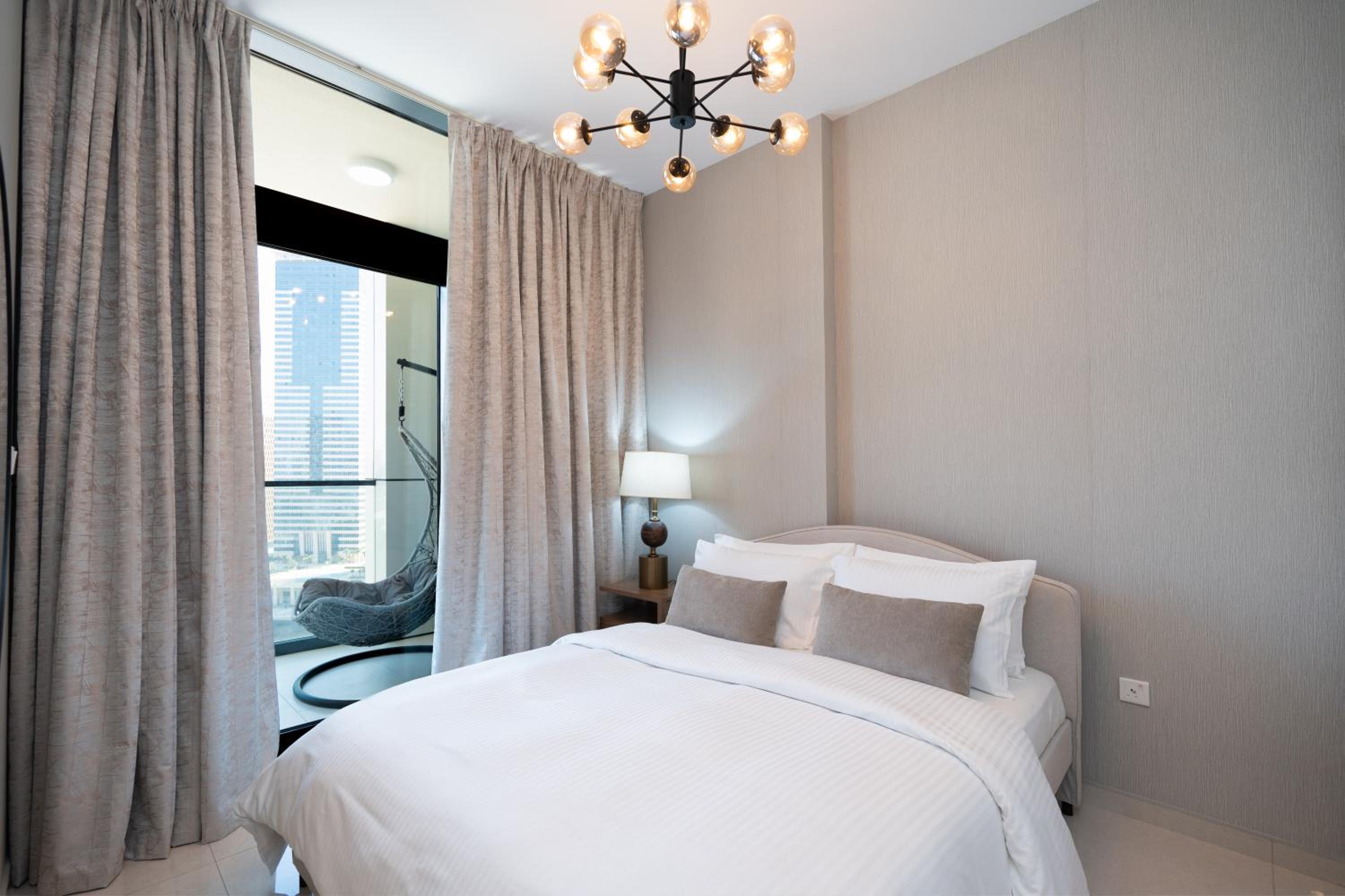 Keyrock Living - Lakeview Escape in Business Bay