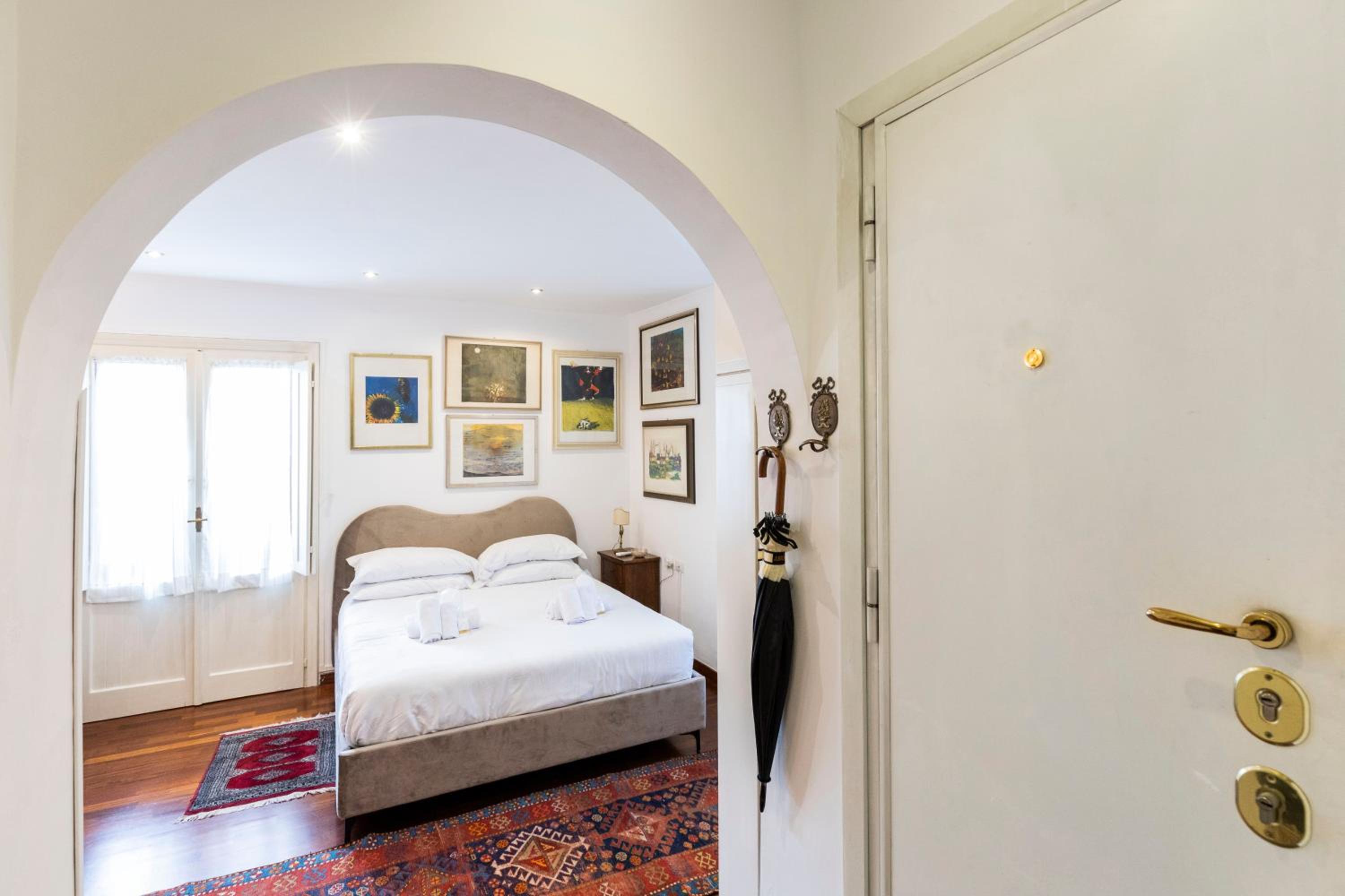 FCR Rome Apartments Loft Campo de' Fiori - Monserrato