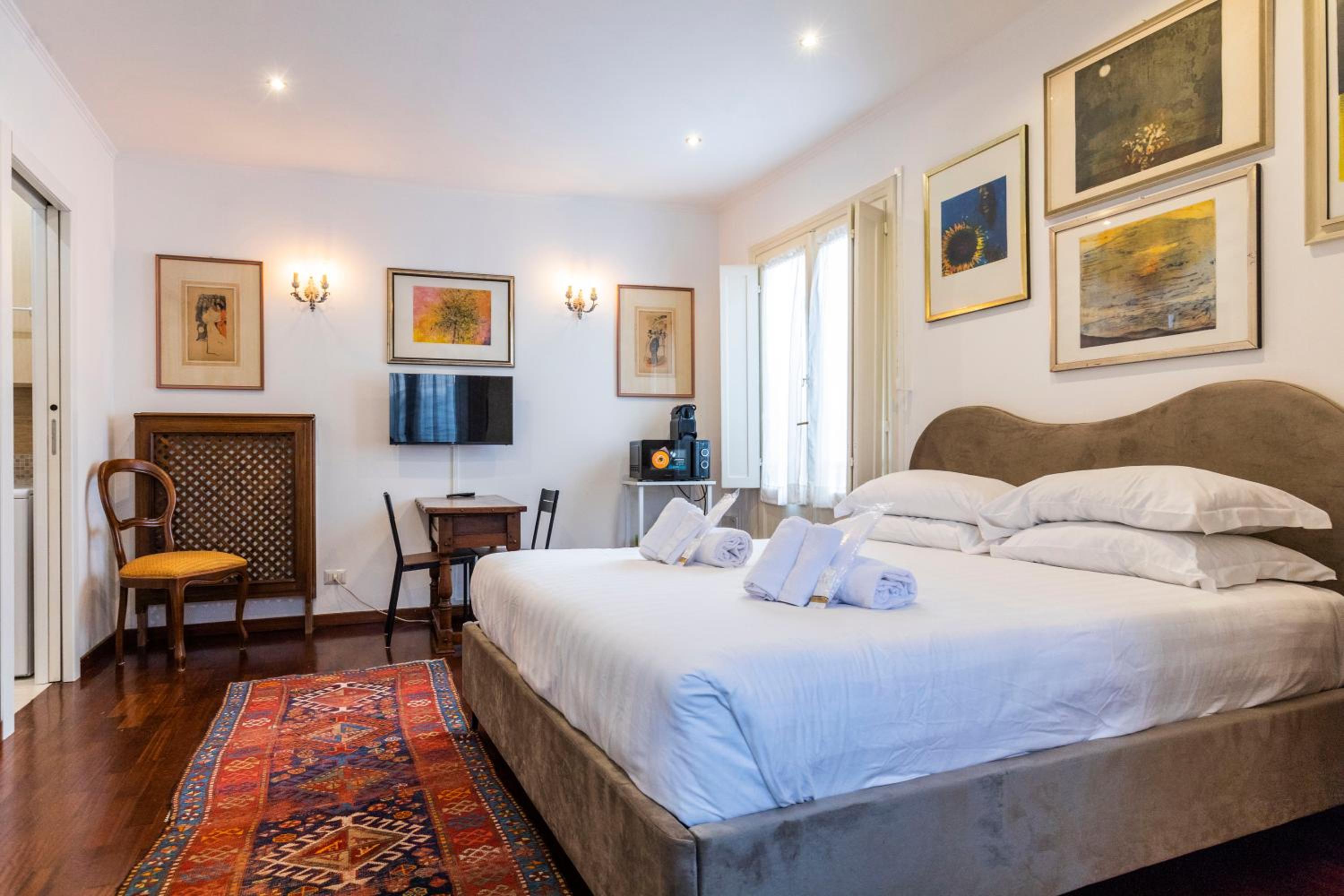 FCR Rome Apartments Loft Campo de' Fiori - Monserrato