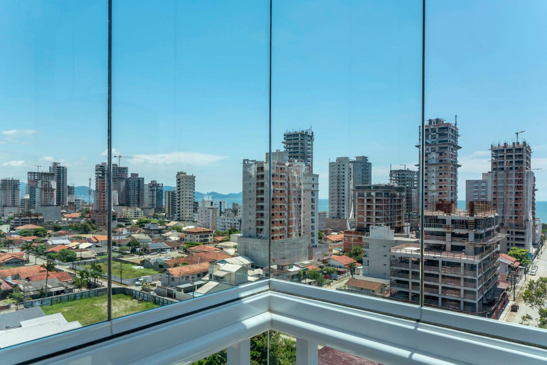 Confortável e Novo Próx. Praia - Porto Belo PX5674