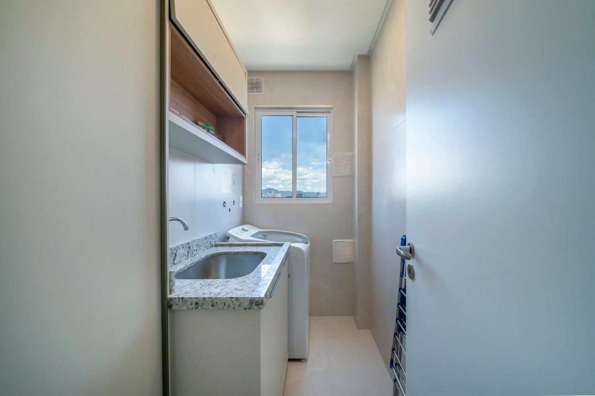 Confortável e Novo Próx. Praia - Porto Belo PX5674