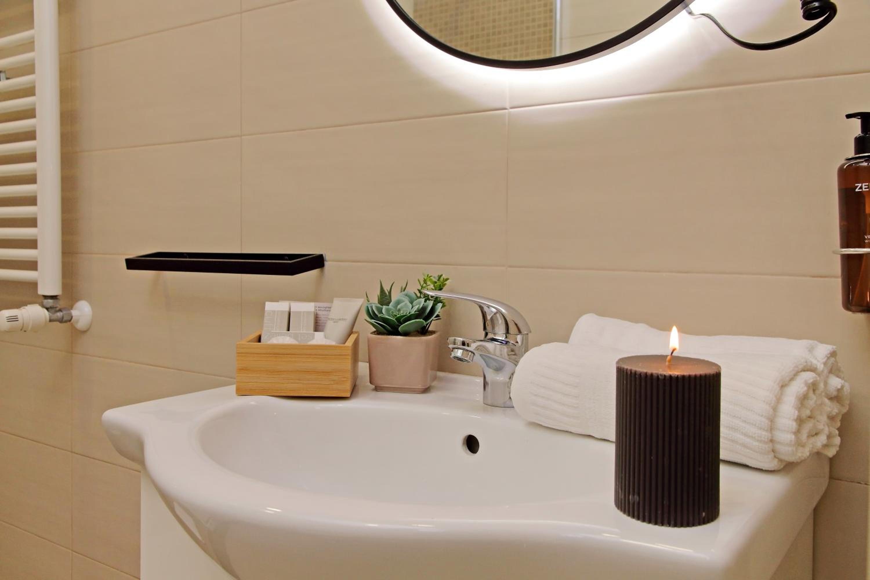 Domus Augustea - San Giovanni Sunset Suites