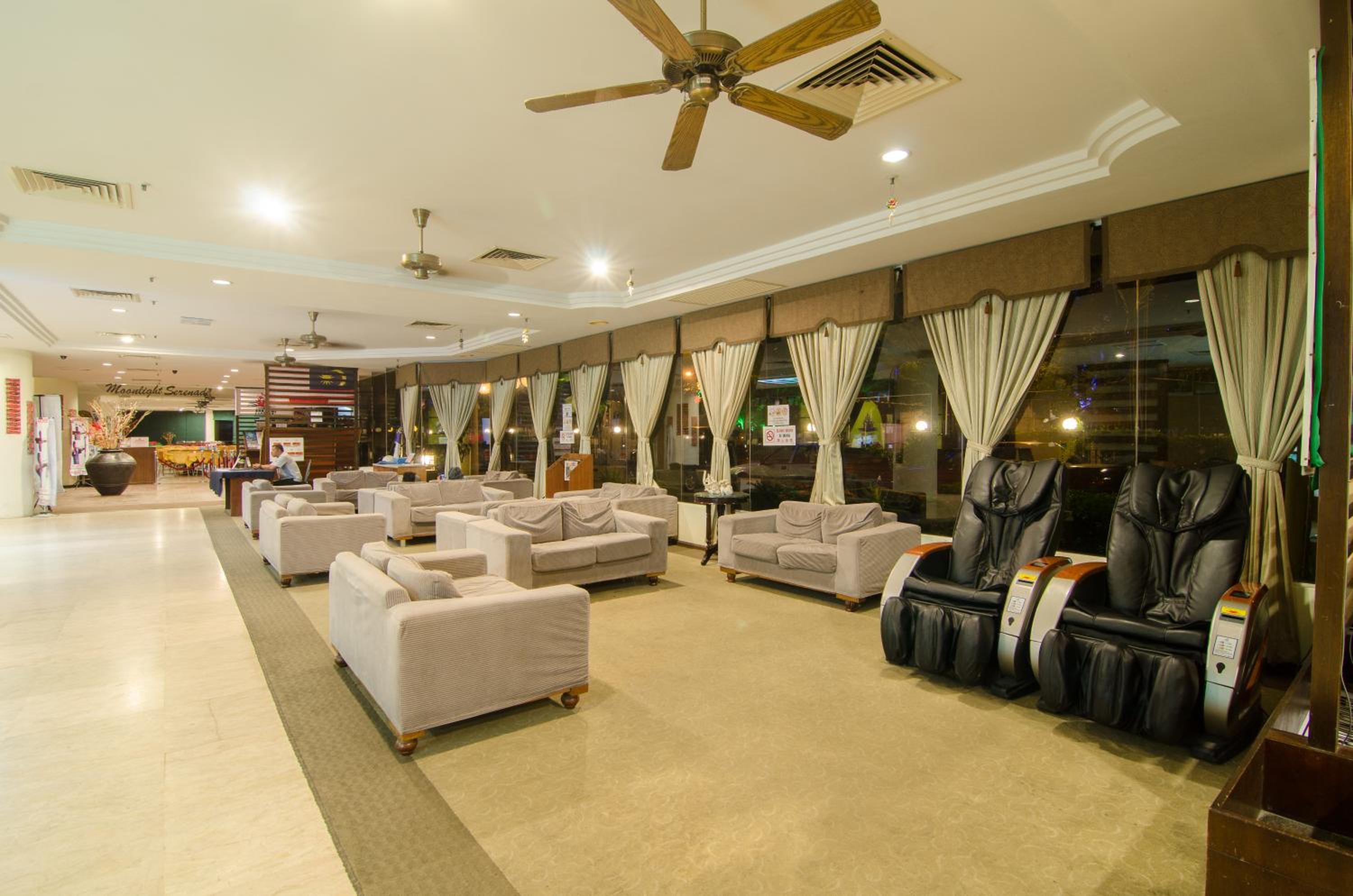 Coral Bay Resort
