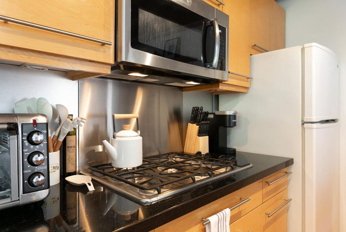 Private Venice Beach Loft - Steps to the Beach & Canals