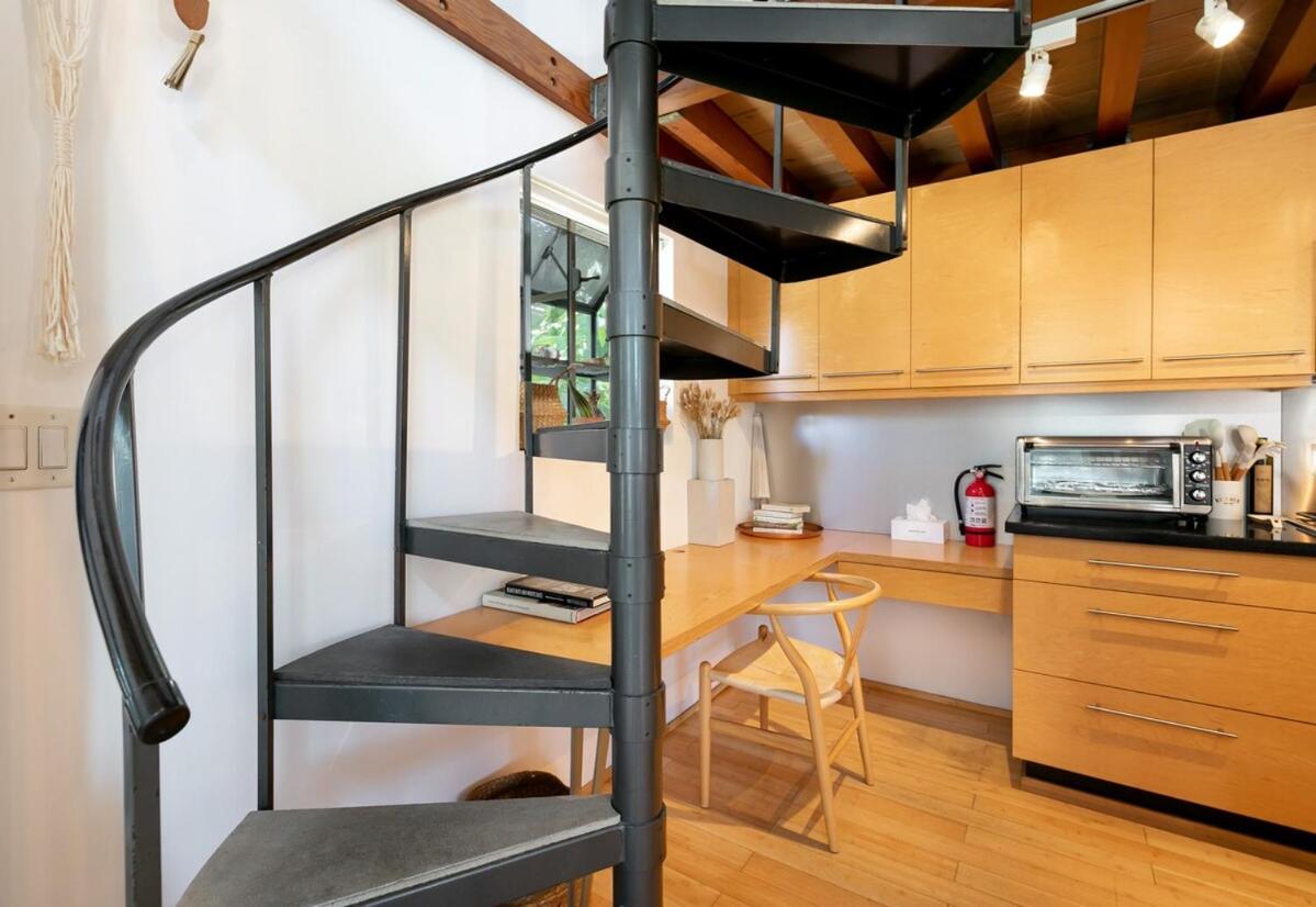 Private Venice Beach Loft - Steps to the Beach & Canals