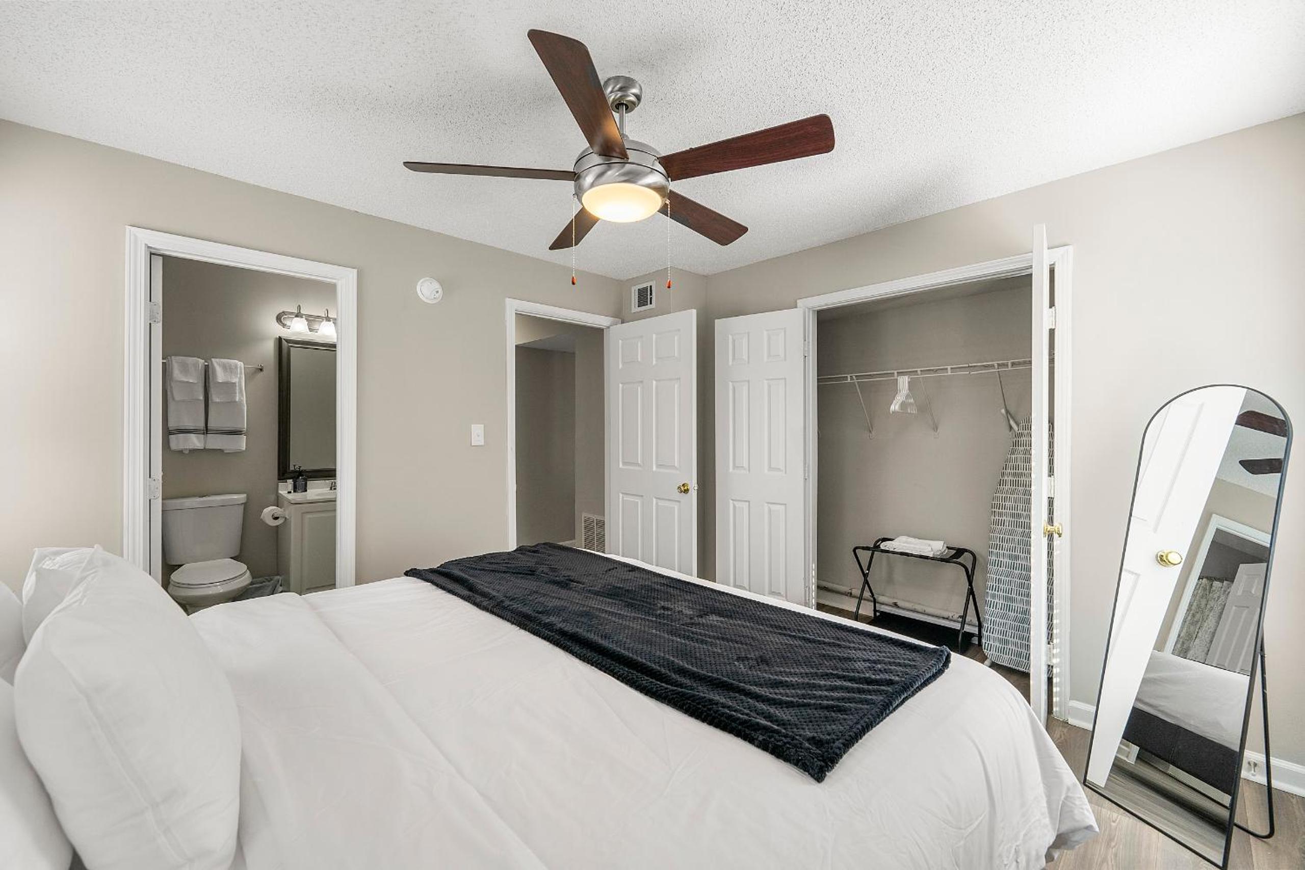 Upper Westside 2BR Free Parking & Wi-Fi