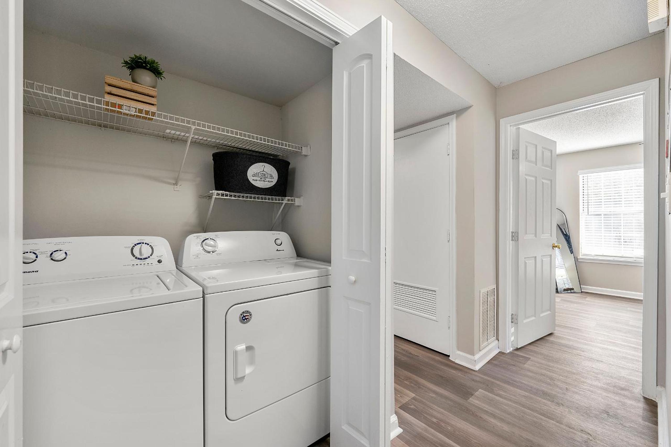 Upper Westside 2BR Free Parking & Wi-Fi