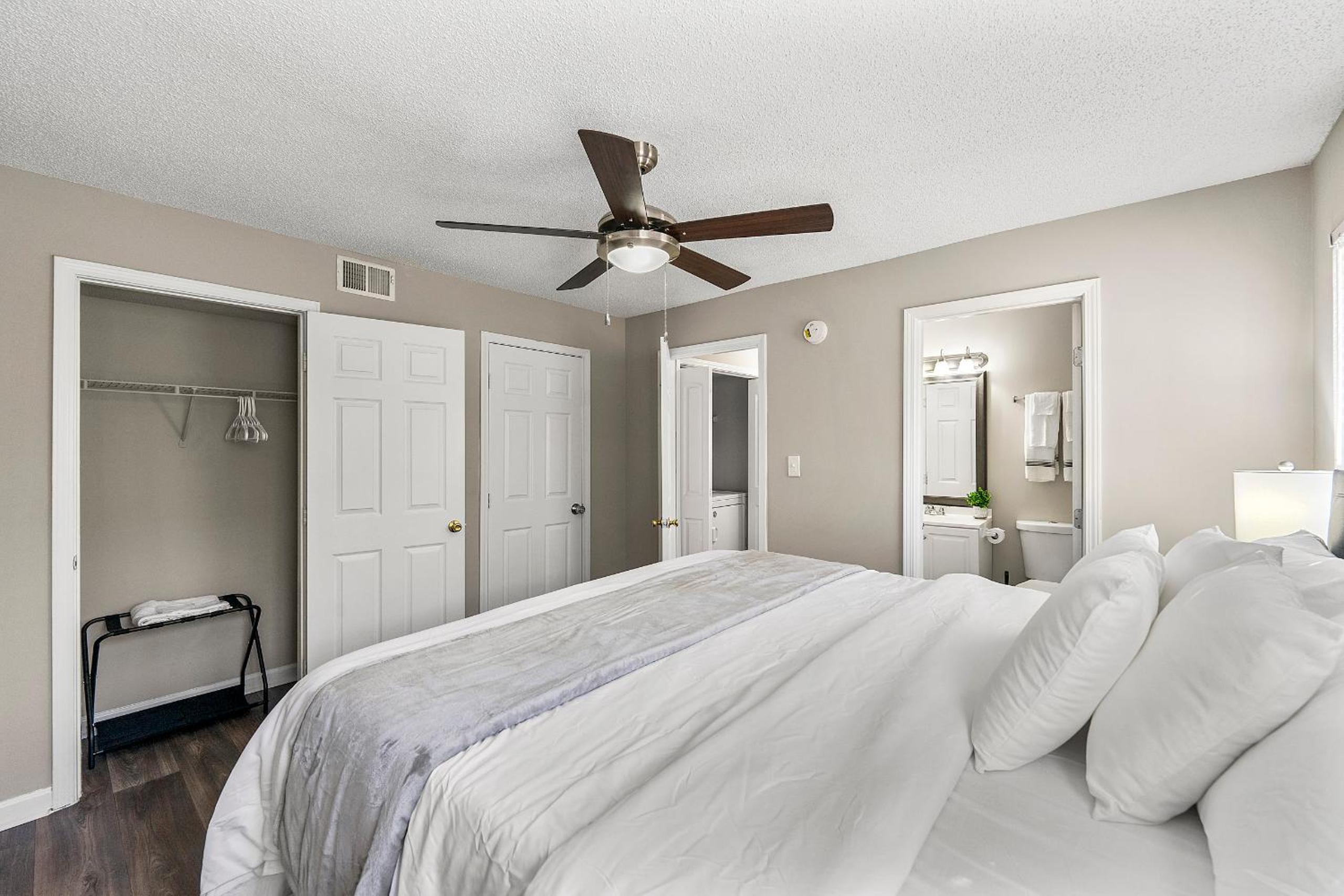 Upper Westside 2BR Free Parking & Wi-Fi