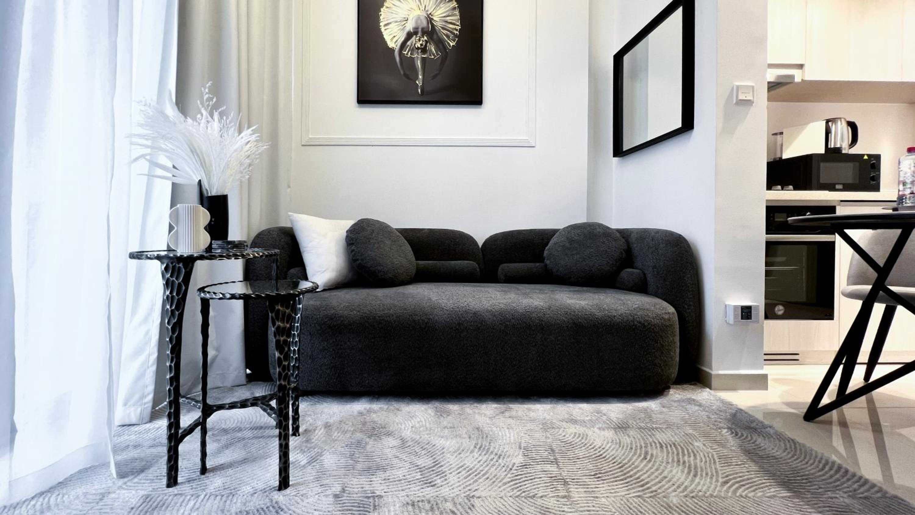 Exclusive Lakeview Haven - Zada Tower by Keyrock Living