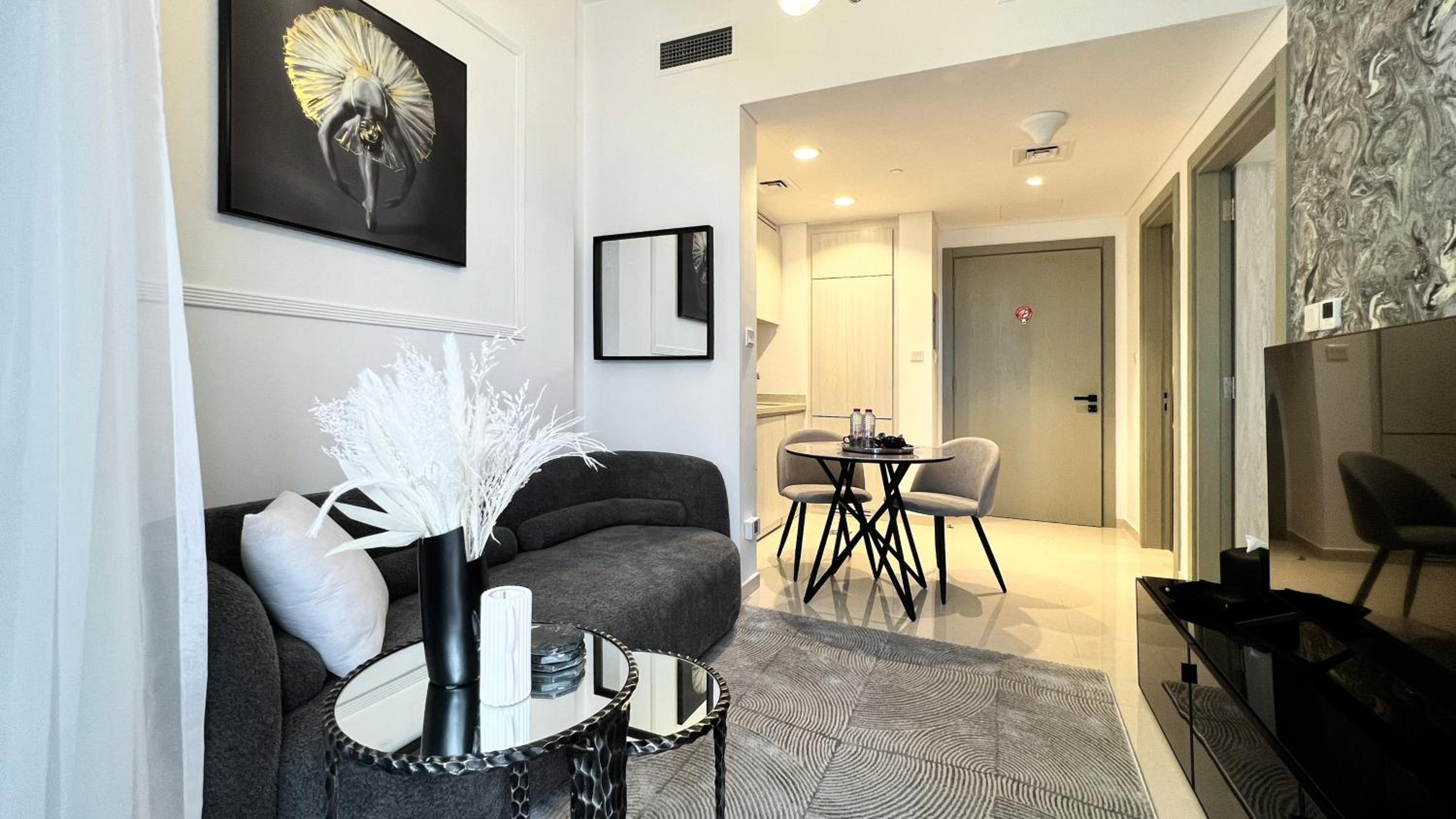 Exclusive Lakeview Haven - Zada Tower by Keyrock Living