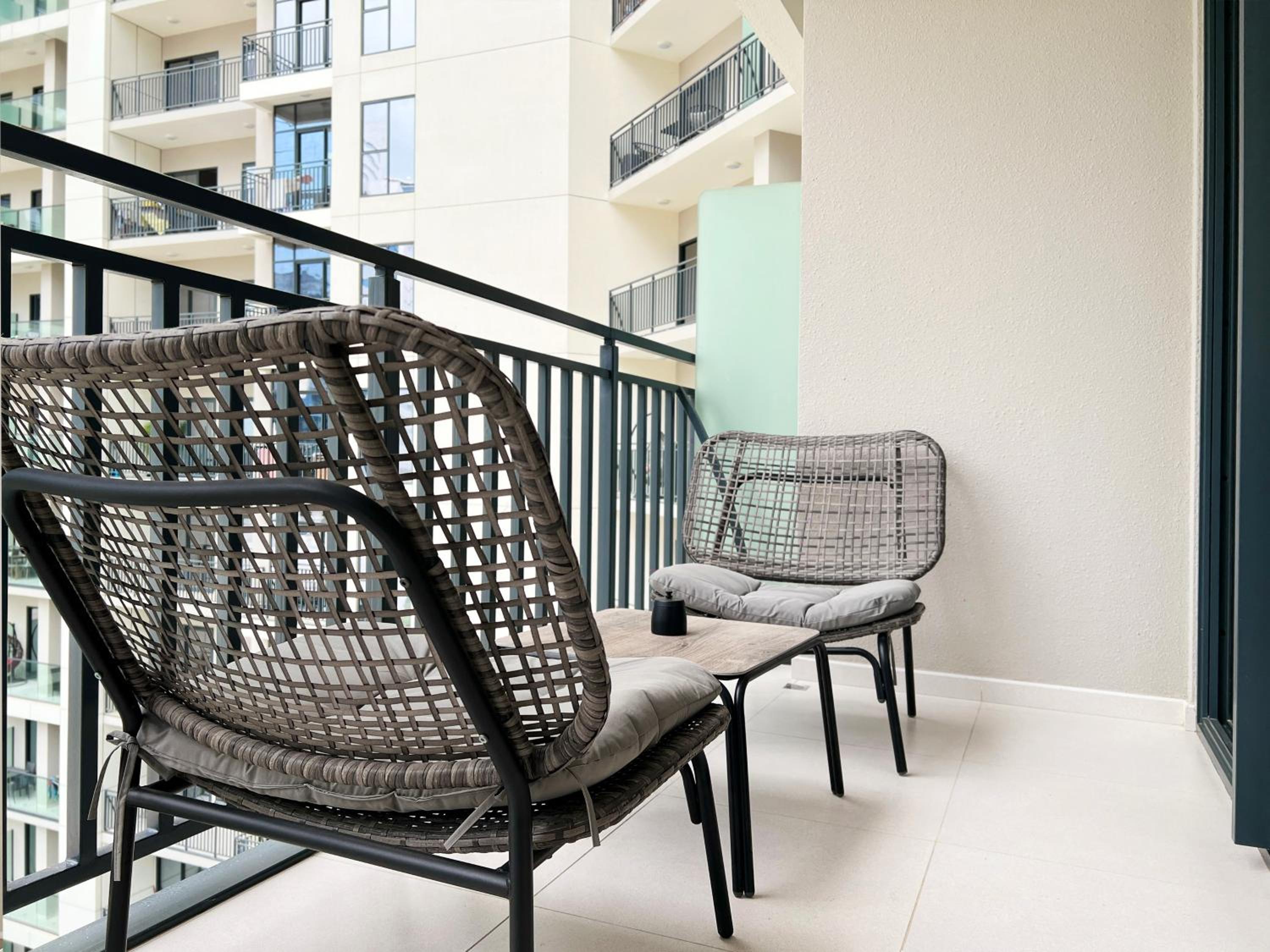 Exclusive Lakeview Haven - Zada Tower by Keyrock Living