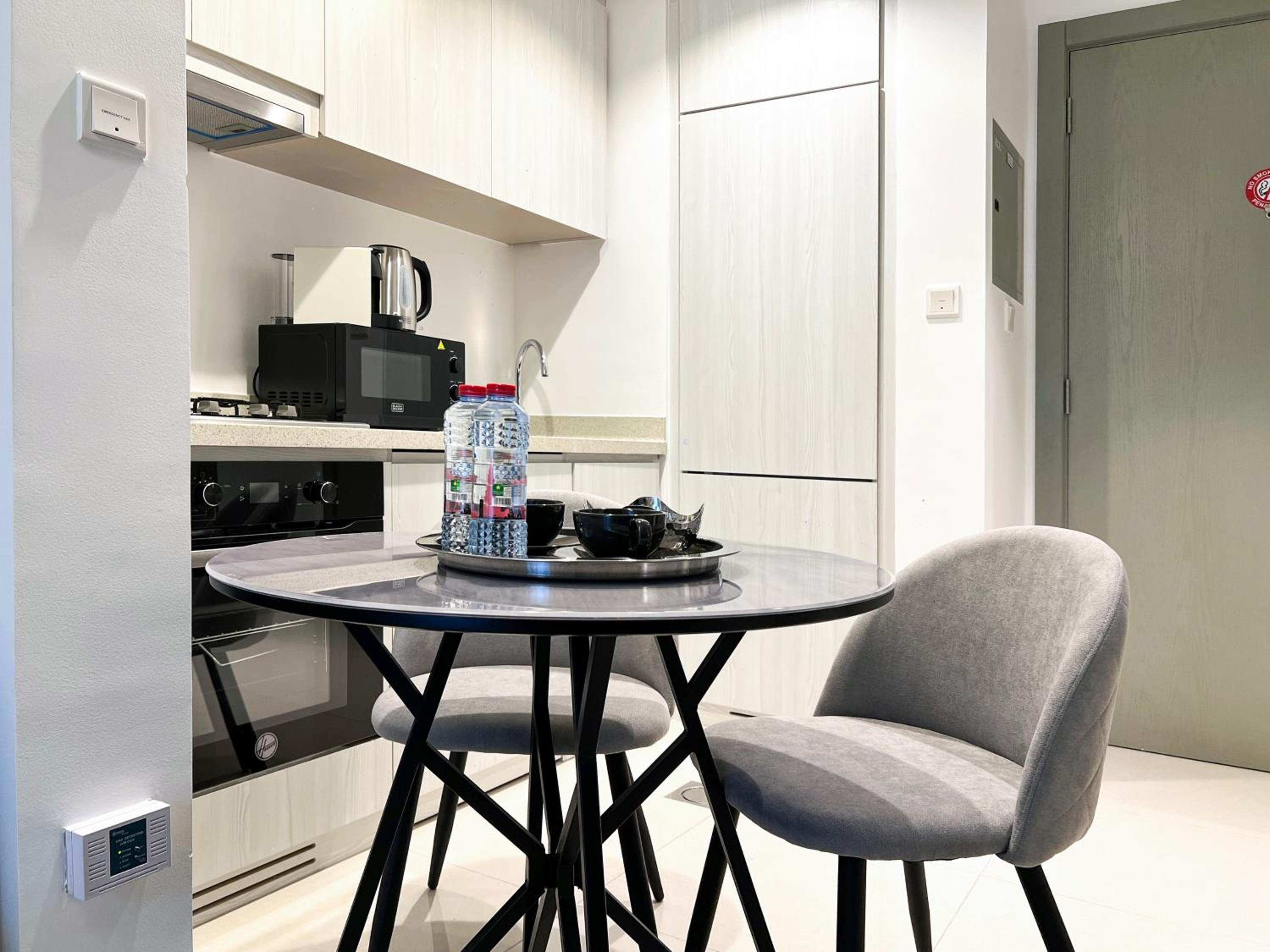 Exclusive Lakeview Haven - Zada Tower by Keyrock Living