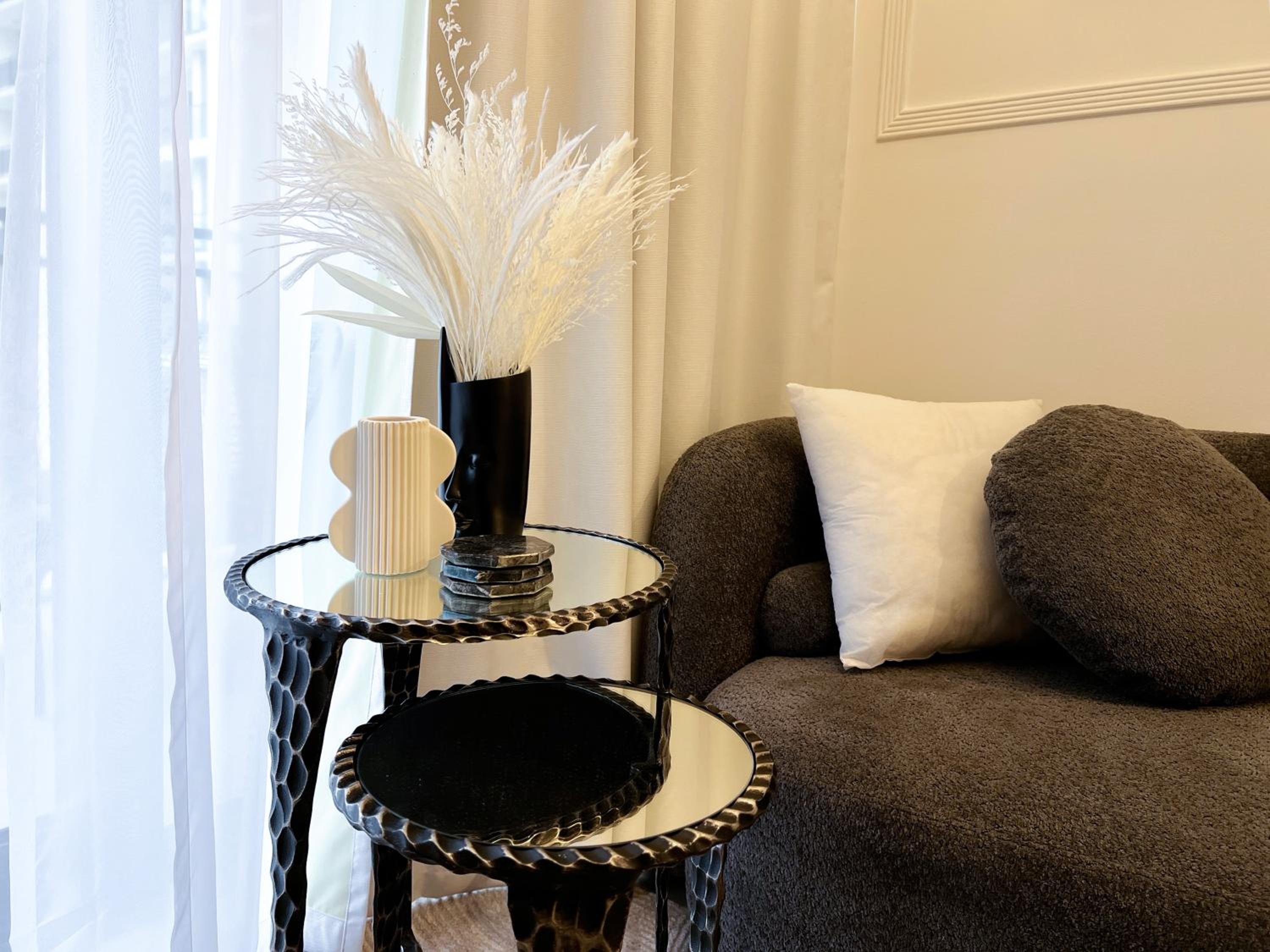 Exclusive Lakeview Haven - Zada Tower by Keyrock Living