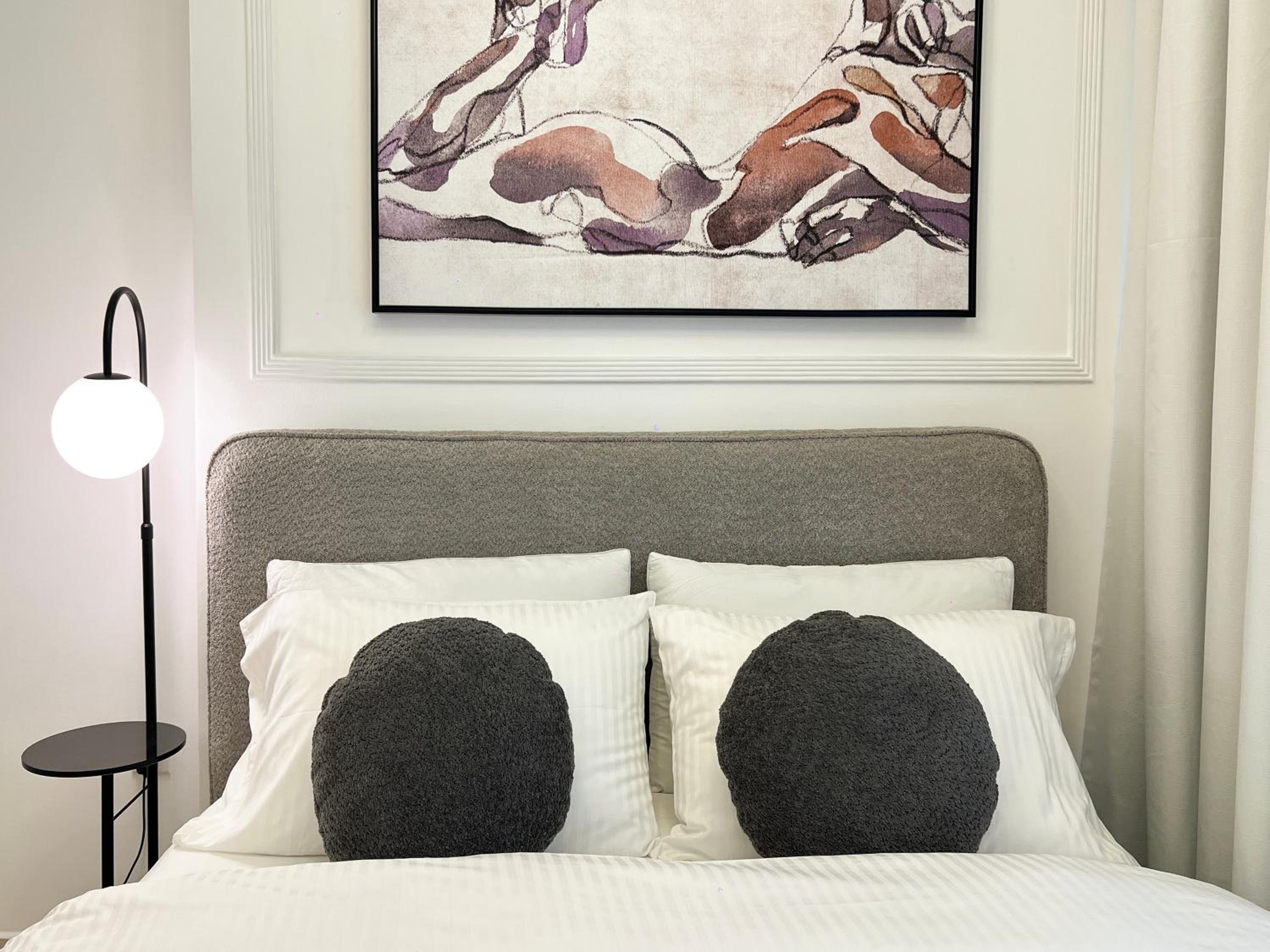 Exclusive Lakeview Haven - Zada Tower by Keyrock Living