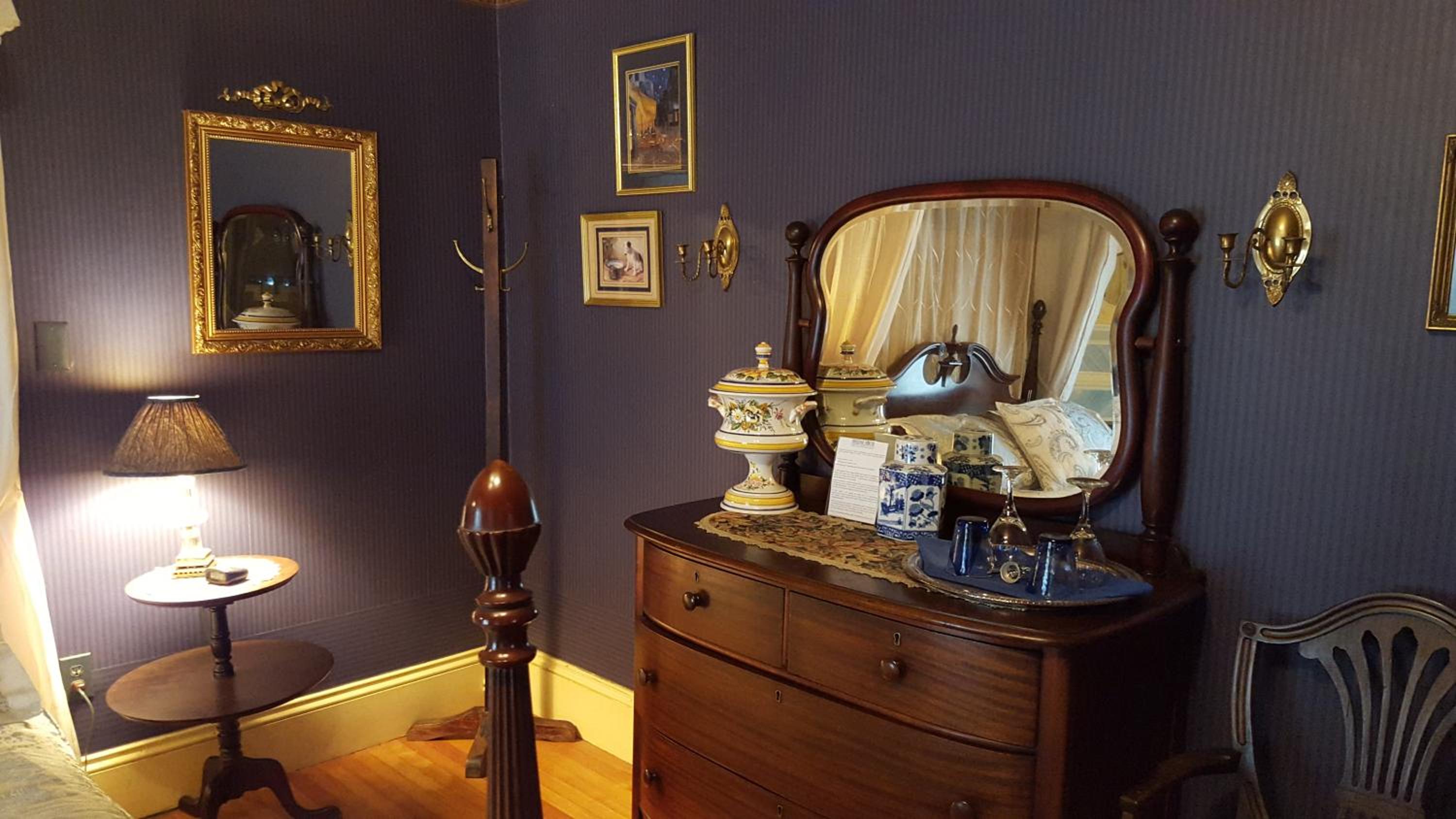 Holidae House Bed & Breakfast
