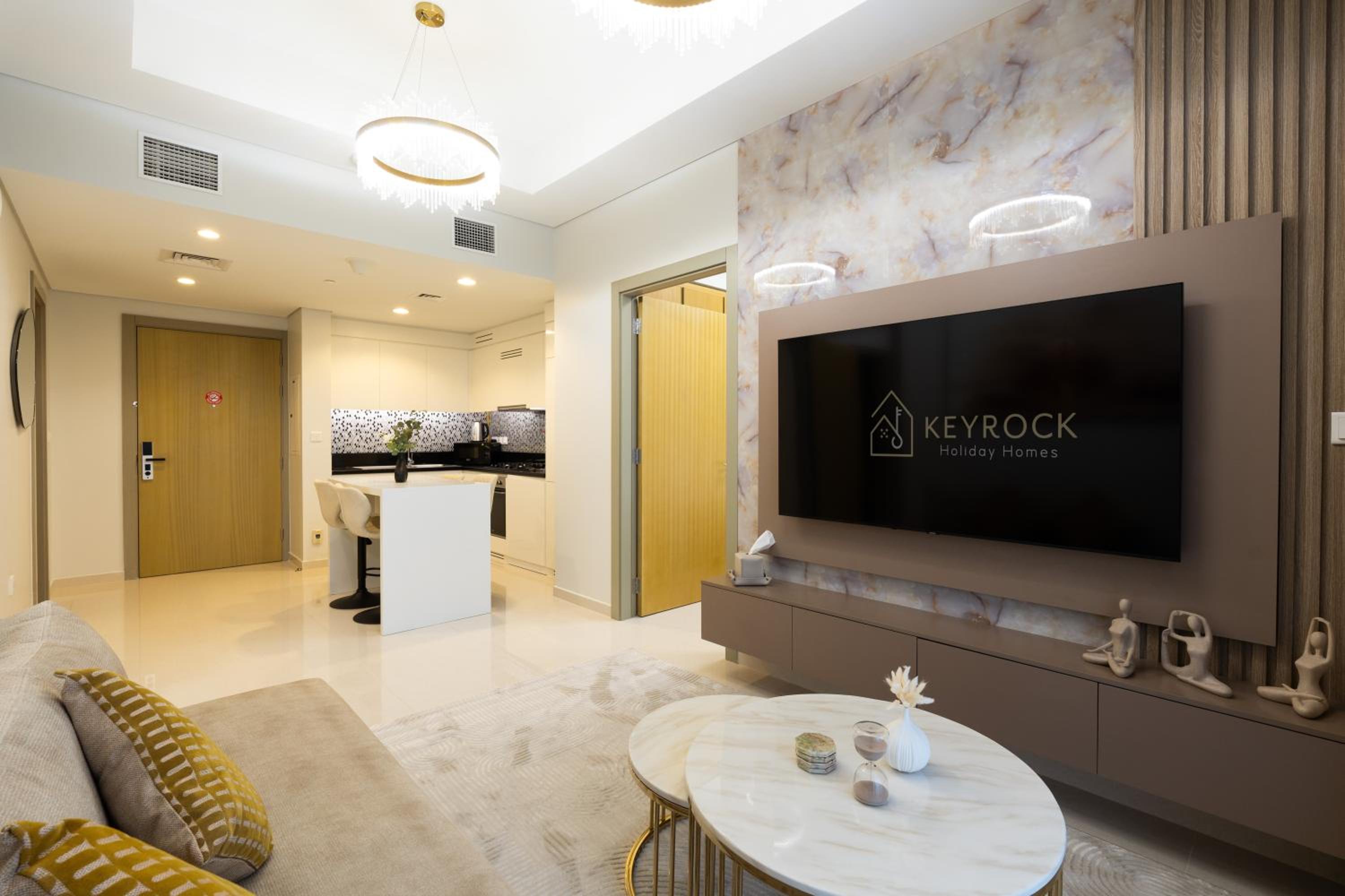 Keyrock Aykon Tower, Business Bay - Pool & Gym