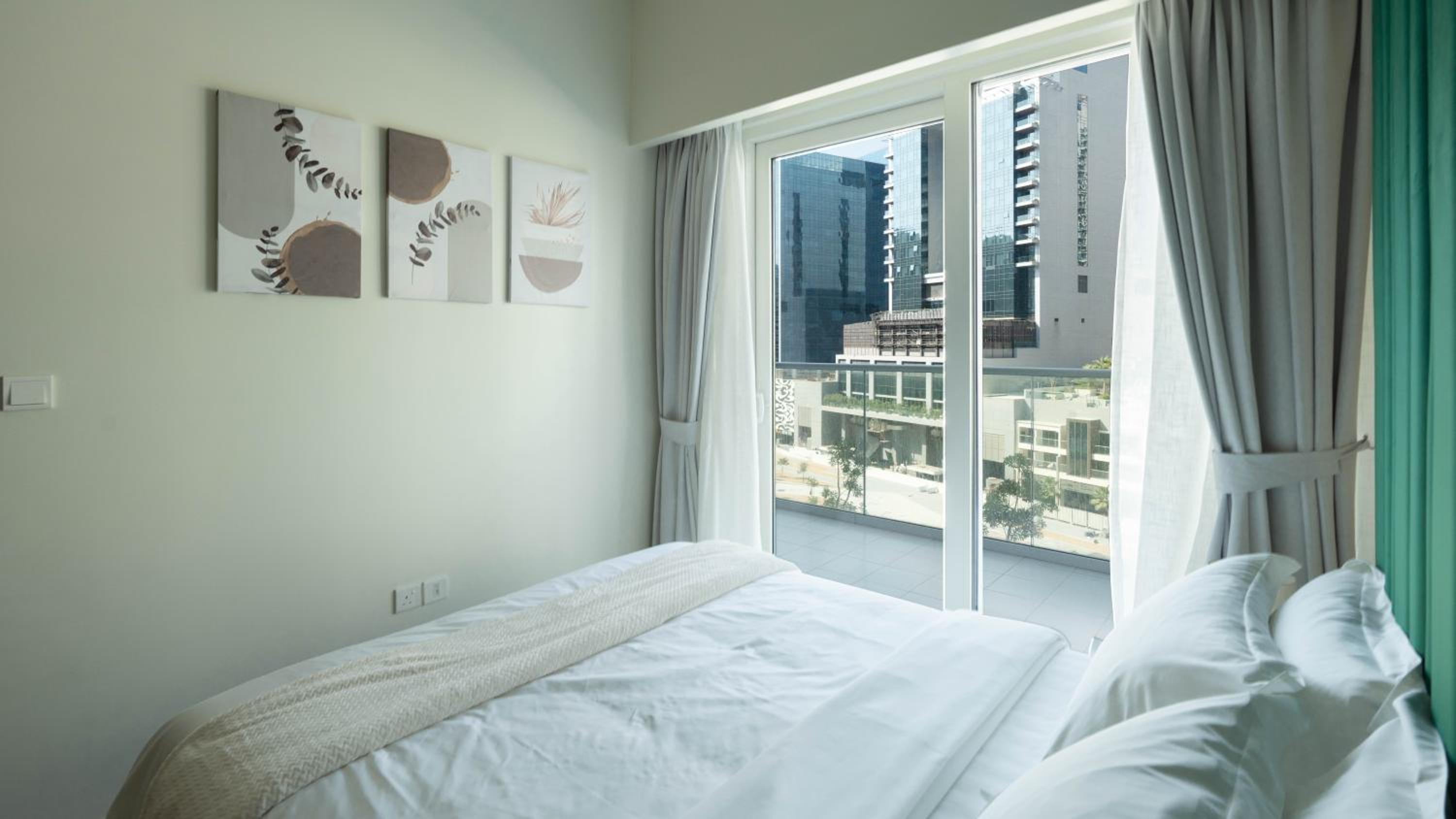 Keyrock Living - City view Luxury at Reva Residence