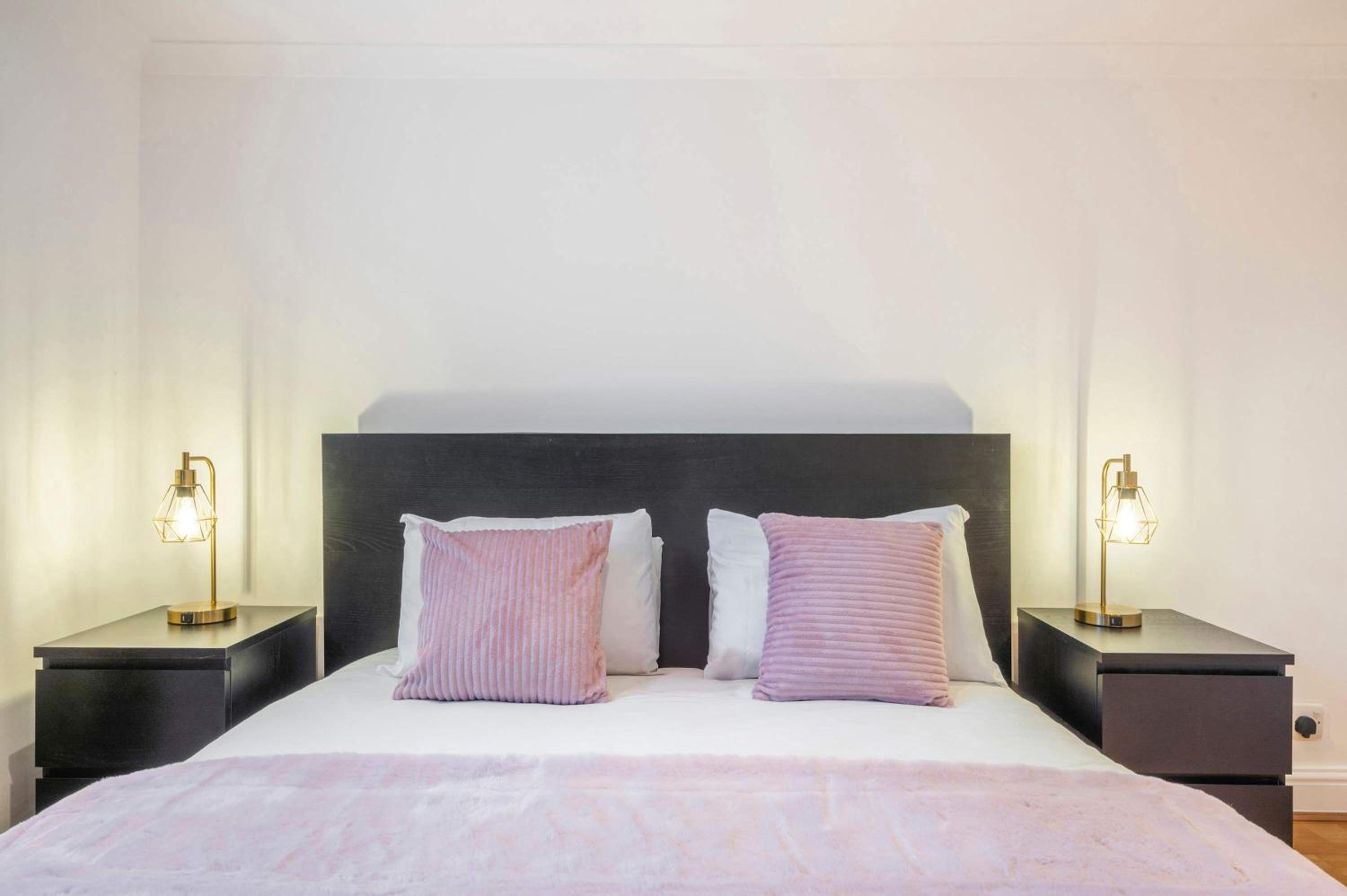 Spacious 2-Bed Flat, Moments From Oxford Circus