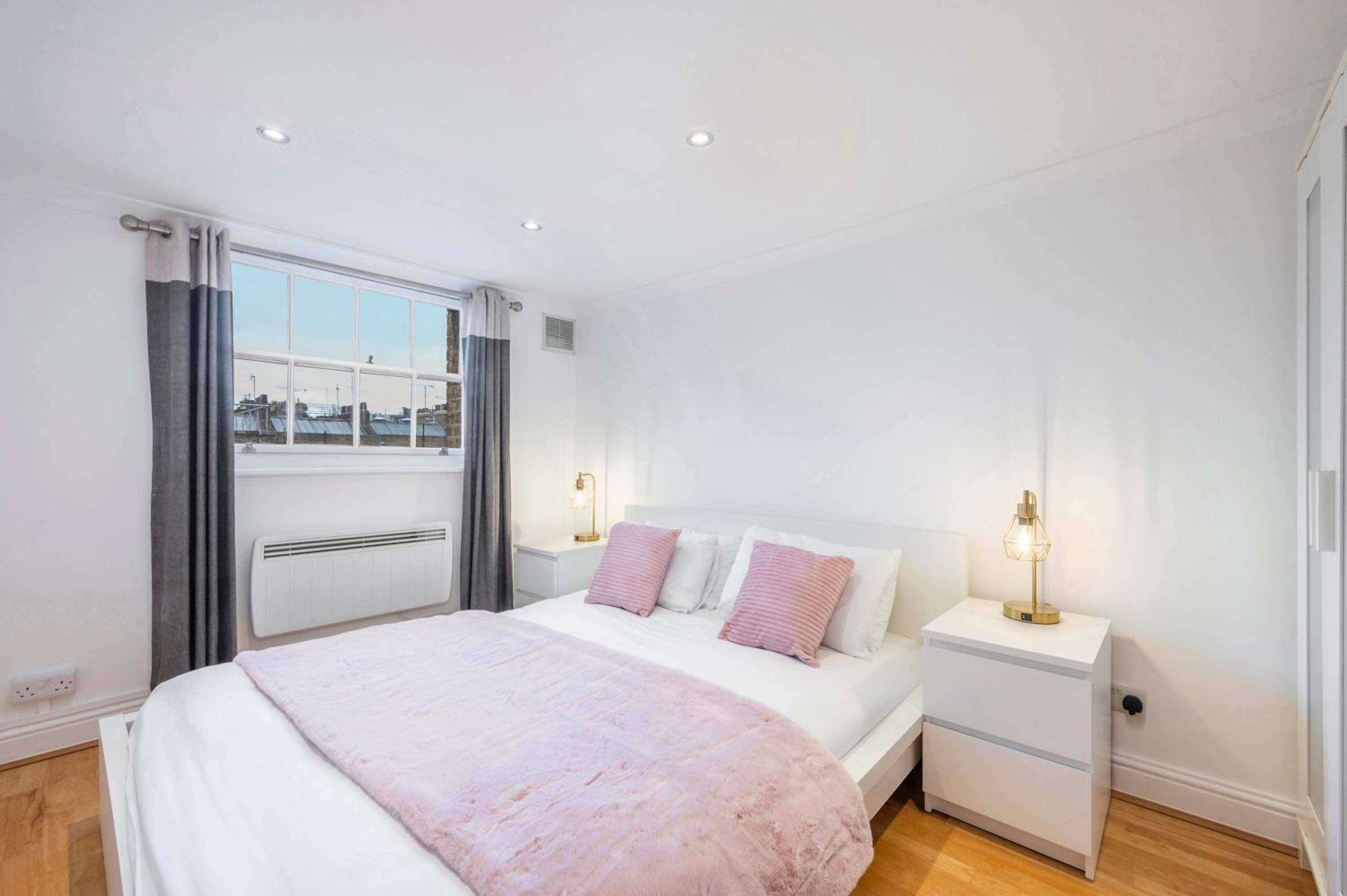 Spacious 2-Bed Flat, Moments From Oxford Circus