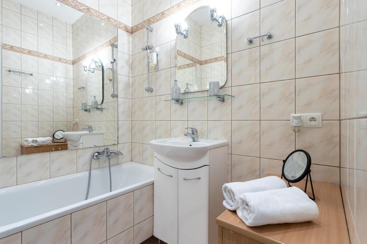 Golden Apartments - 10 People - City Center -Nowy Swiat