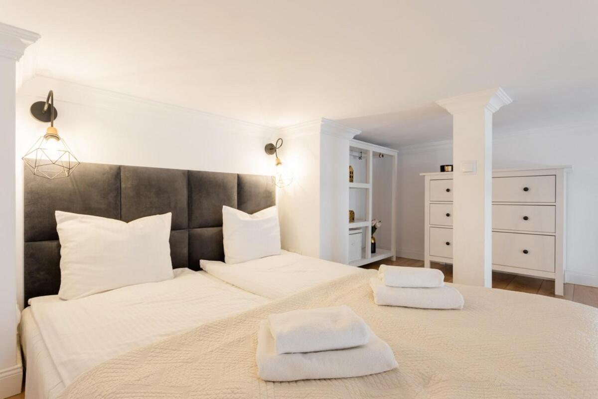 Urban Apartments- Stylish & Elegant in the Heart of Warsaw - Zlota