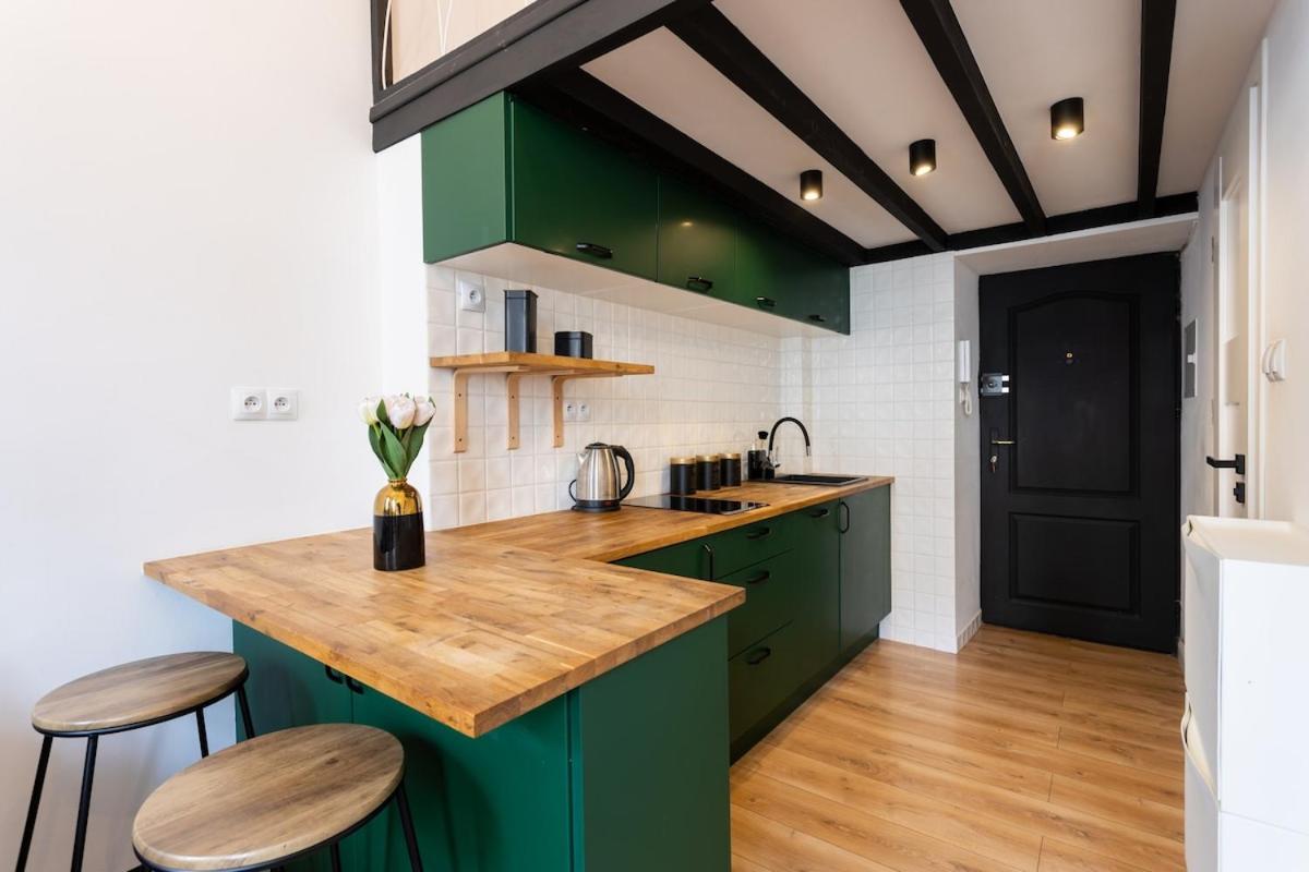 Urban Apartments- Stylish & Elegant in the Heart of Warsaw - Zlota