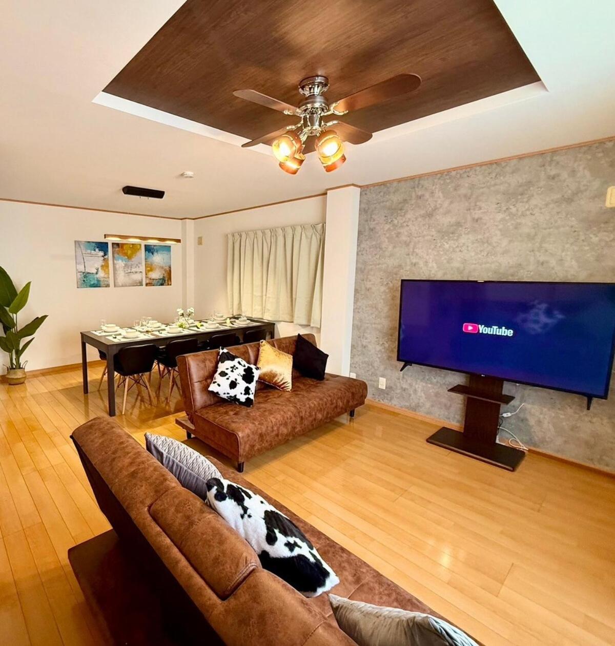 Spacious Family Home Sleeps 13 Near USJ & Osaka Station