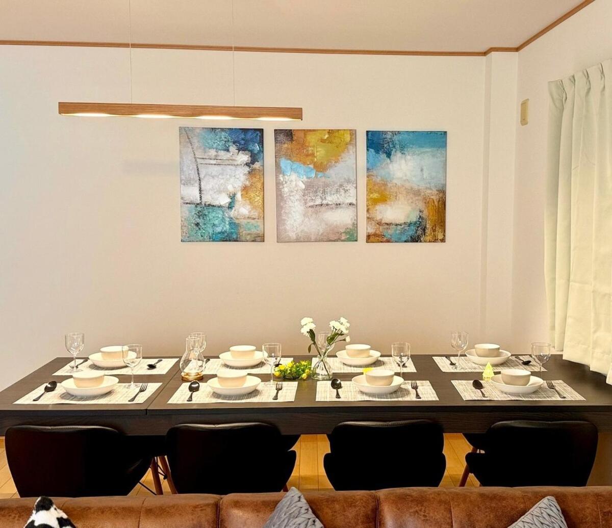 Spacious Family Home Sleeps 13 Near USJ & Osaka Station