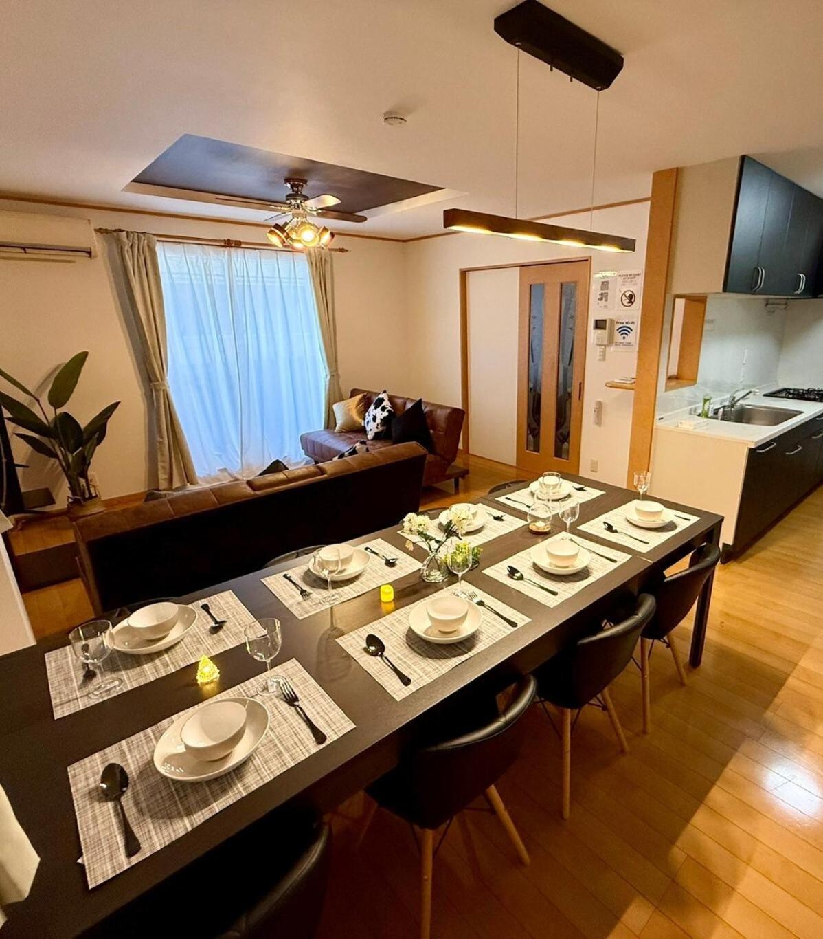 Spacious Family Home Sleeps 13 Near USJ & Osaka Station