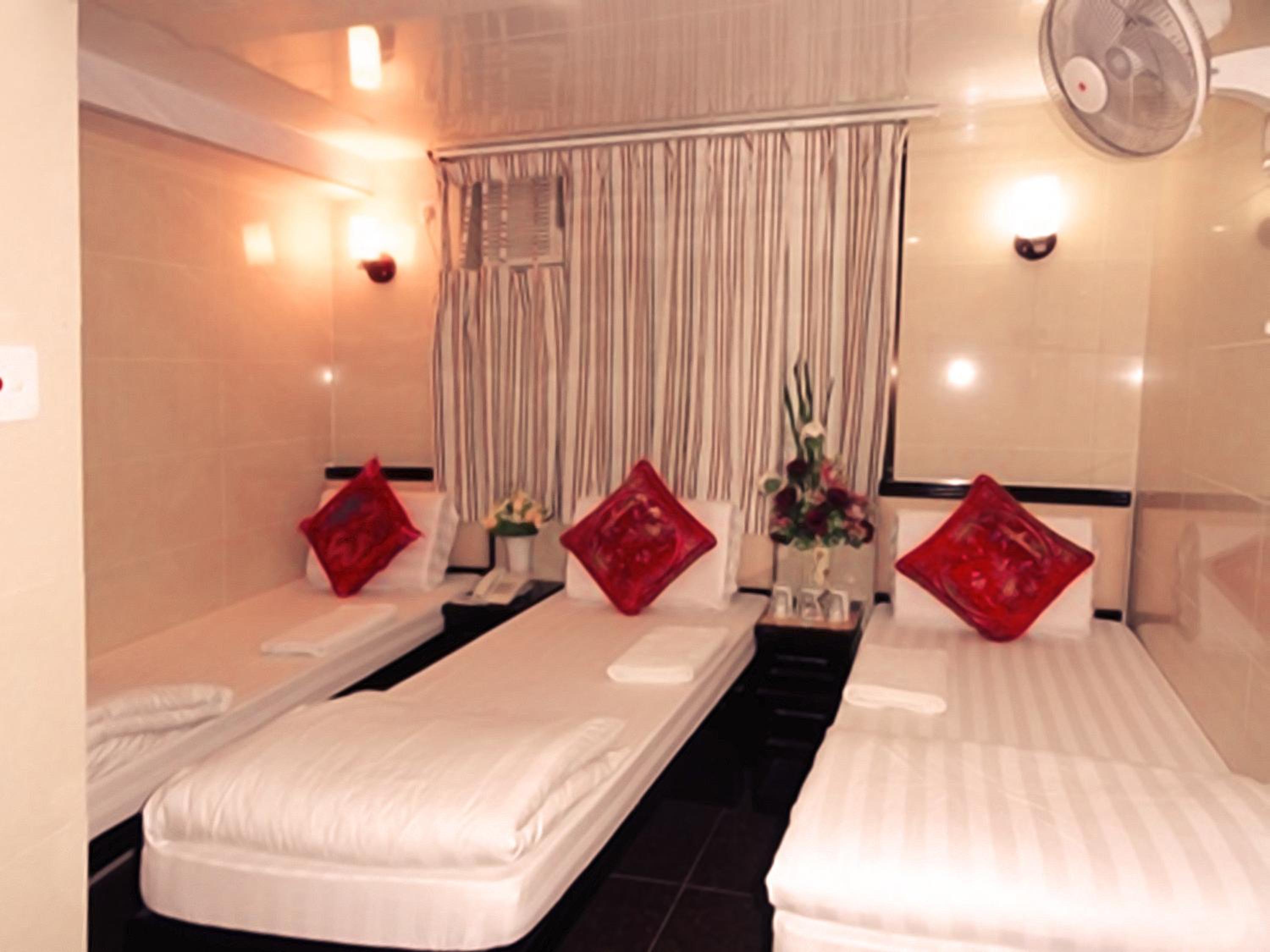 Day and Night Hostel Block D 10th floor 24 HOUR RECEPTION