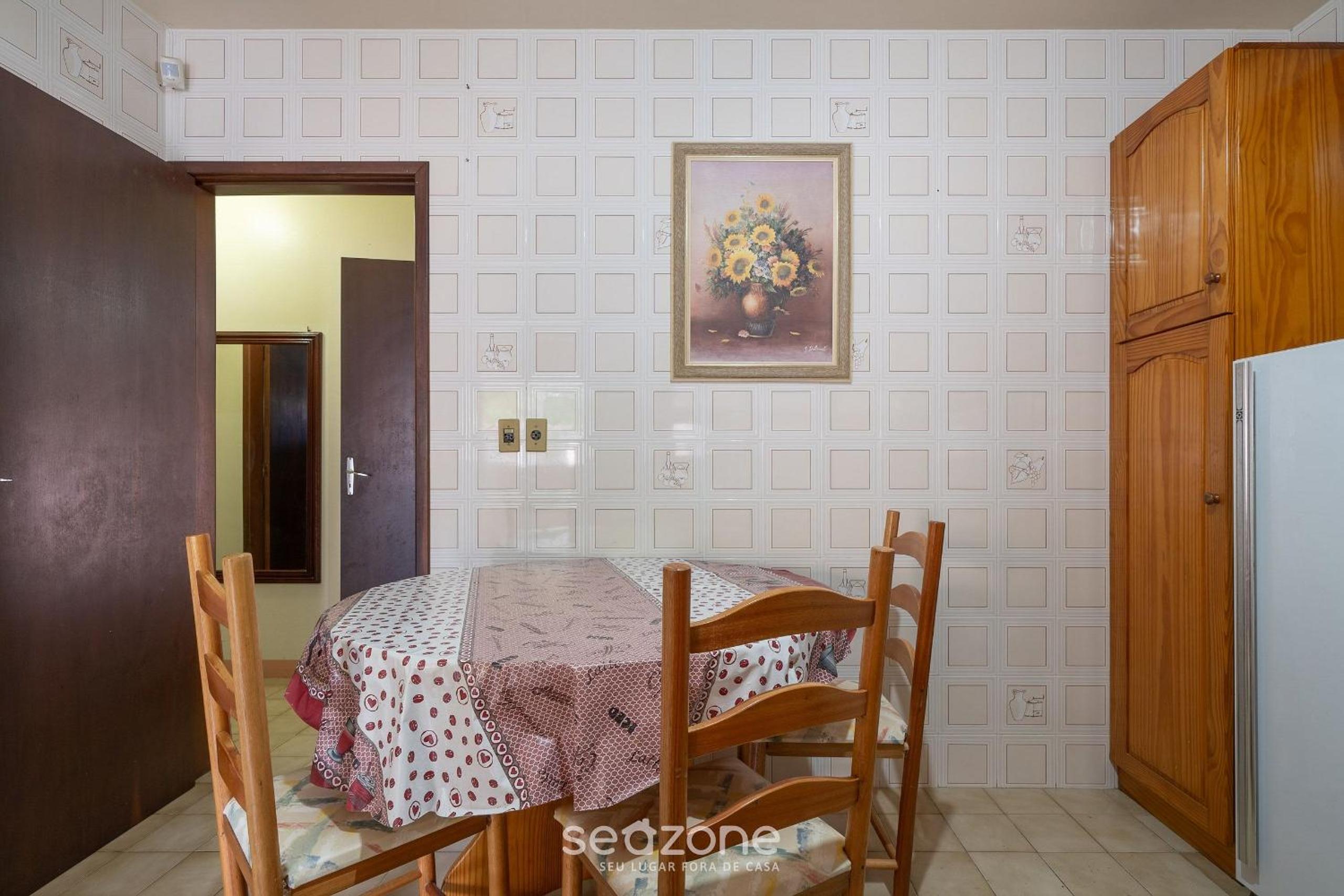 House 4 min walk the beach in Porto Belo BRR0097