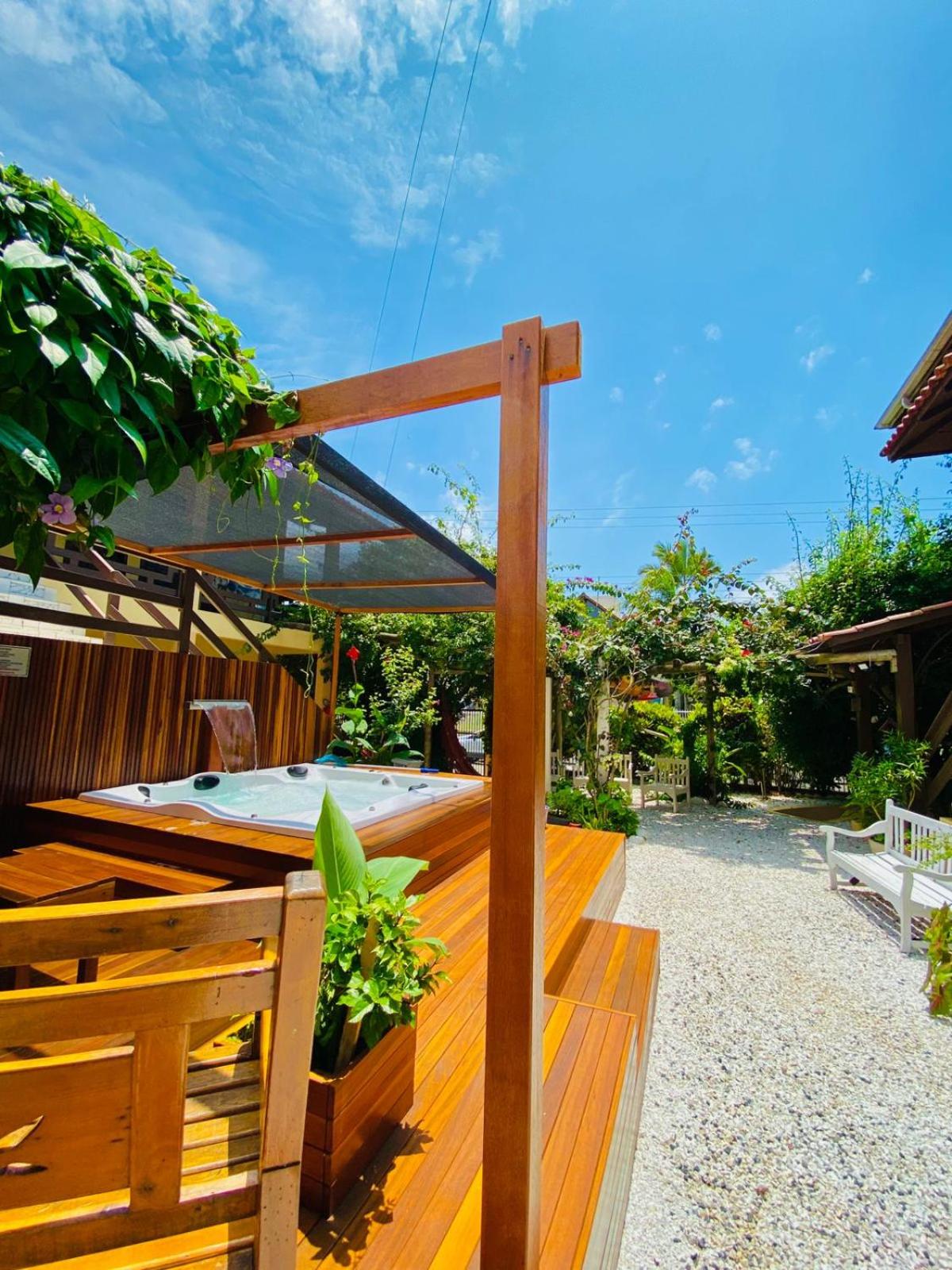 Apartamento com vista panorâmica em Bombas
