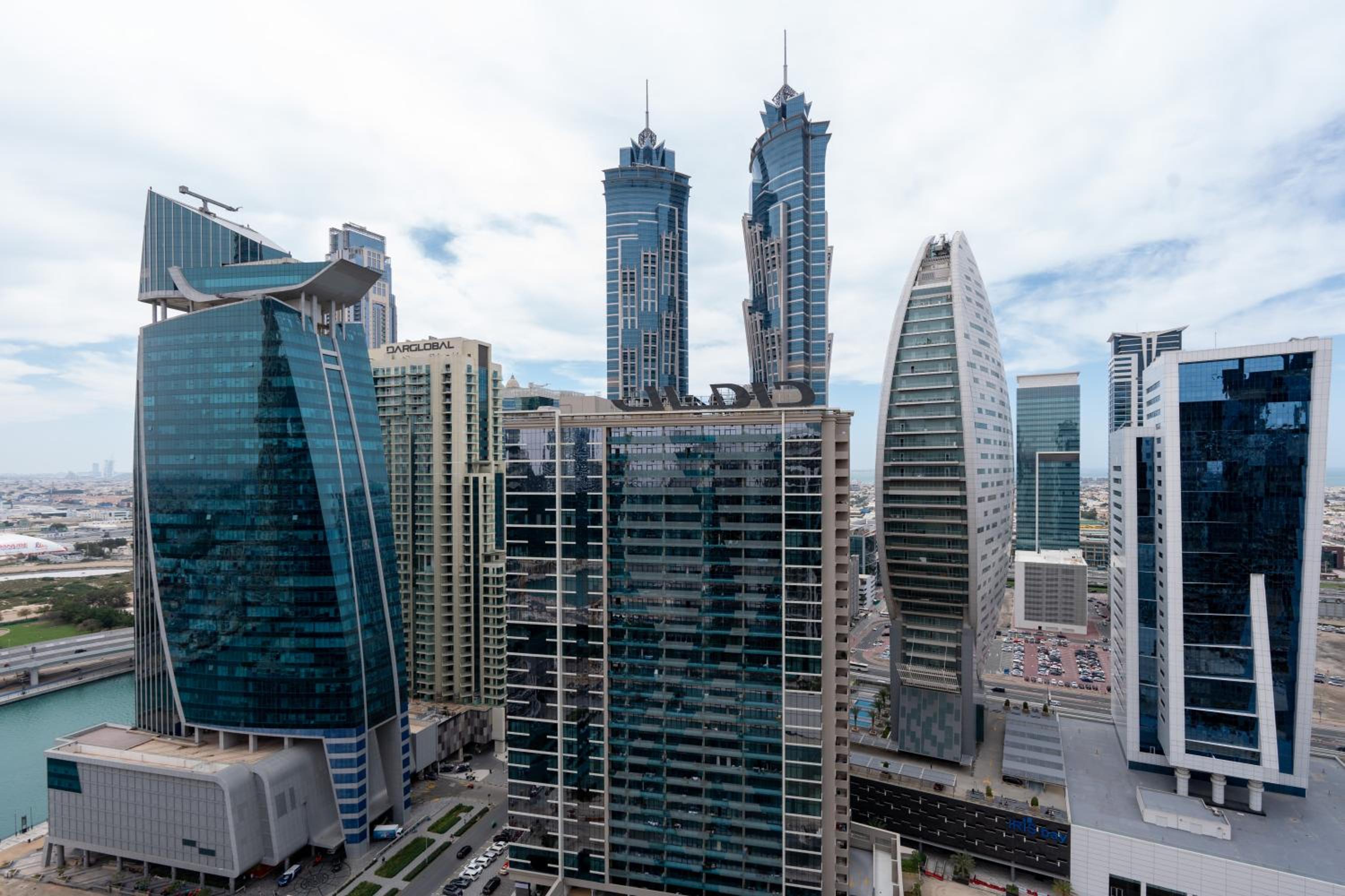 Keyrock Living - Elegant City Escape at Zada Tower