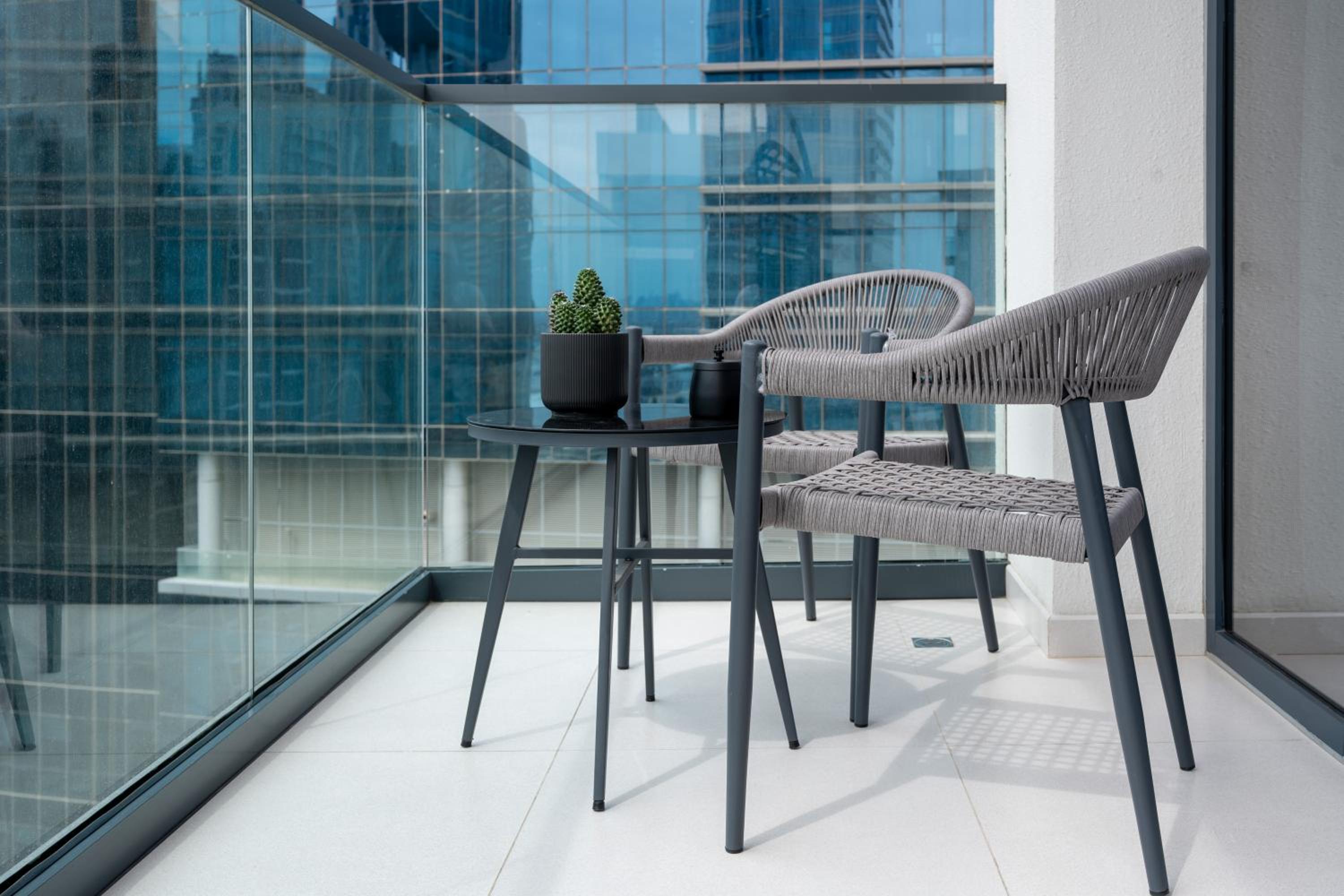 Keyrock Living - Elegant City Escape at Zada Tower